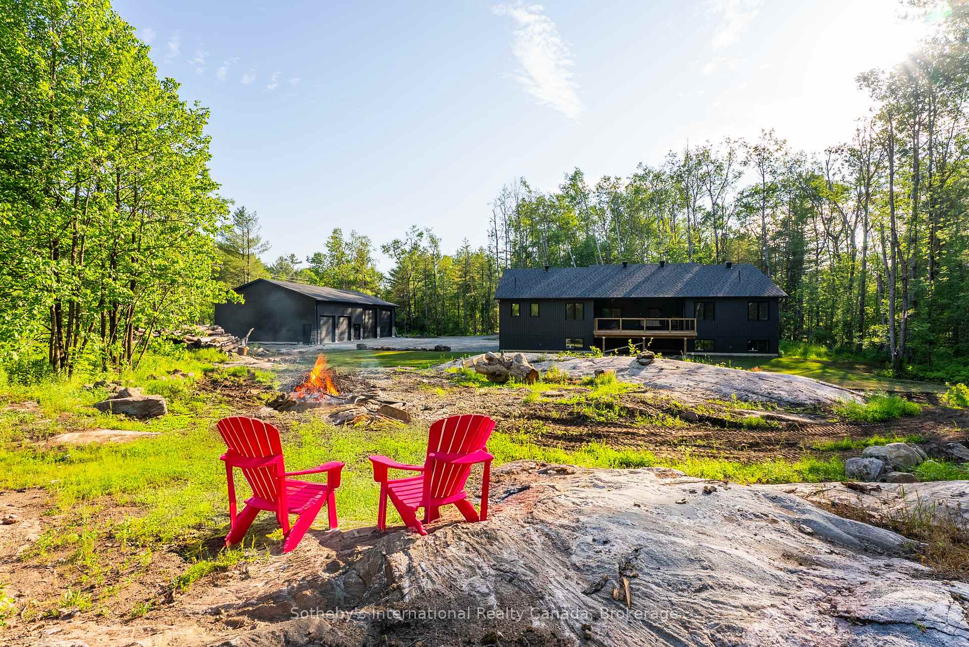 Photo 5 of 1064 Laidlaw Avenue, Gravenhurst, Morrison — HOMEH