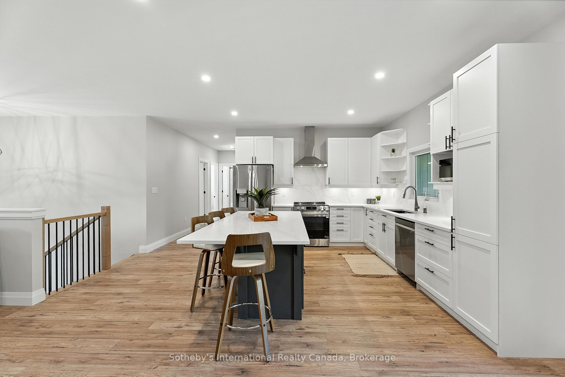 Photo 9 of 1064 Laidlaw Avenue, Gravenhurst, Morrison — HOMEH