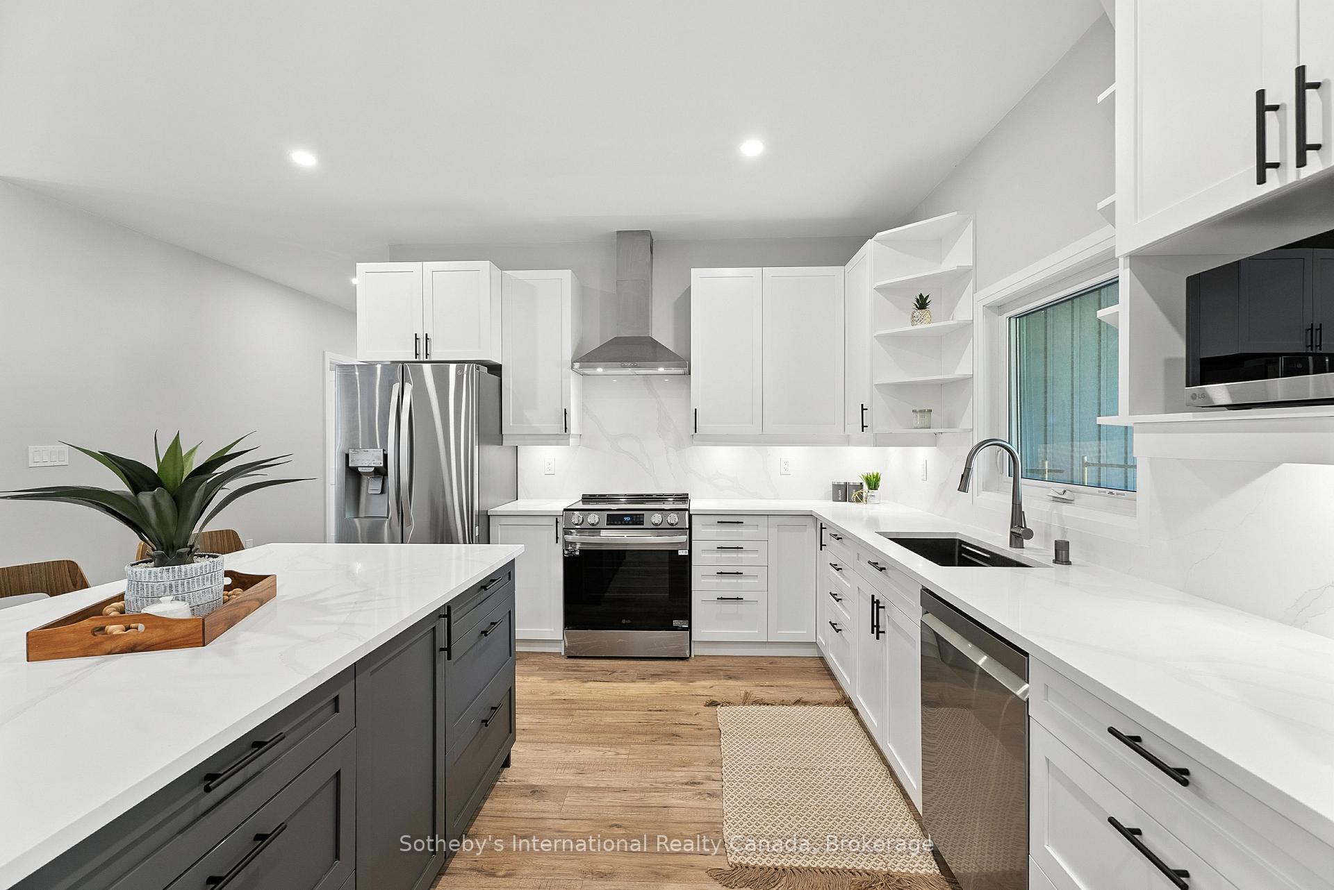 Photo 10 of 1064 Laidlaw Avenue, Gravenhurst, Morrison — HOMEH