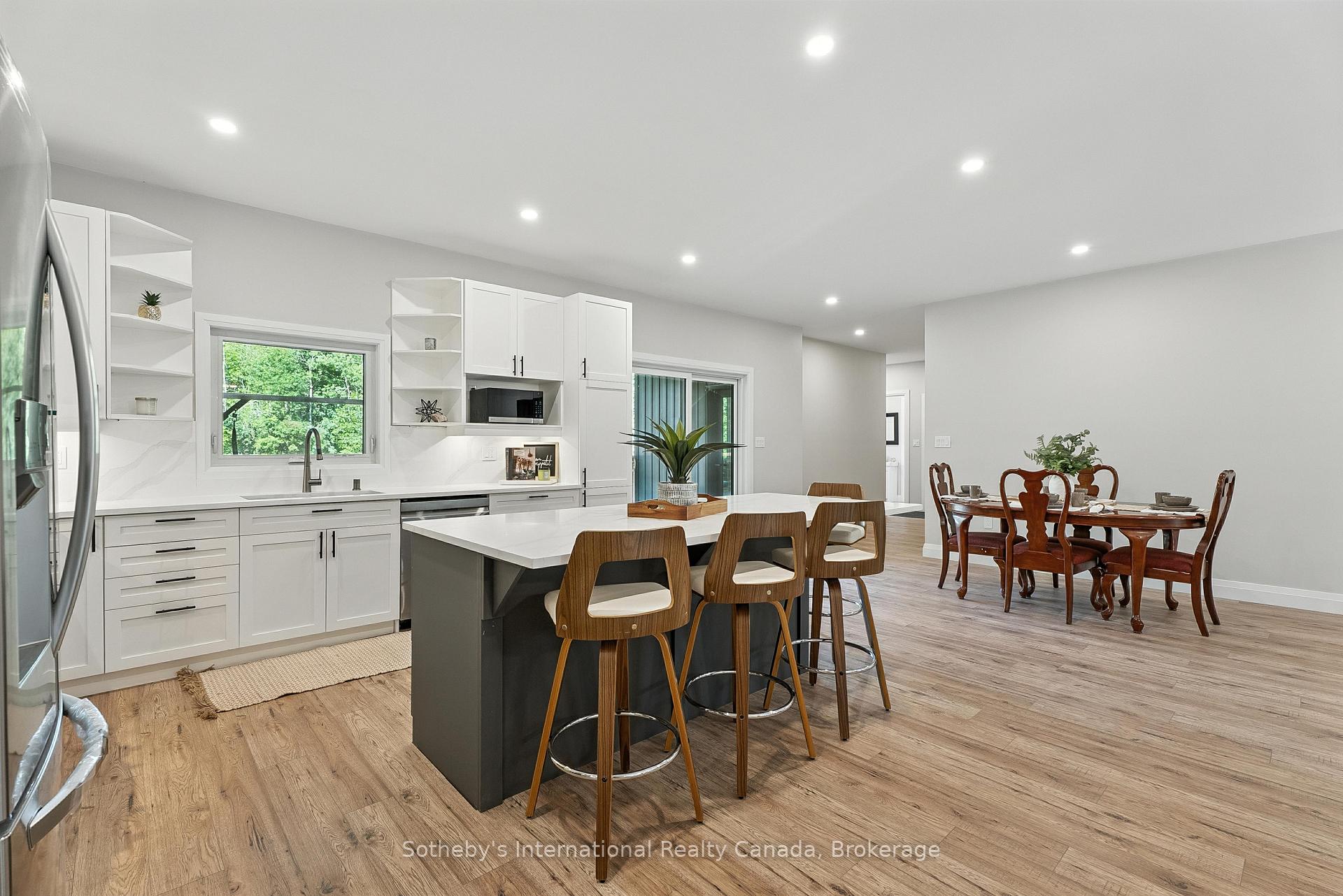Photo 11 of 1064 Laidlaw Avenue, Gravenhurst, Morrison — HOMEH