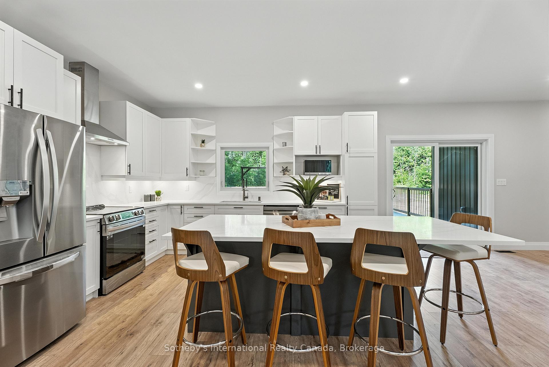 Photo 12 of 1064 Laidlaw Avenue, Gravenhurst, Morrison — HOMEH