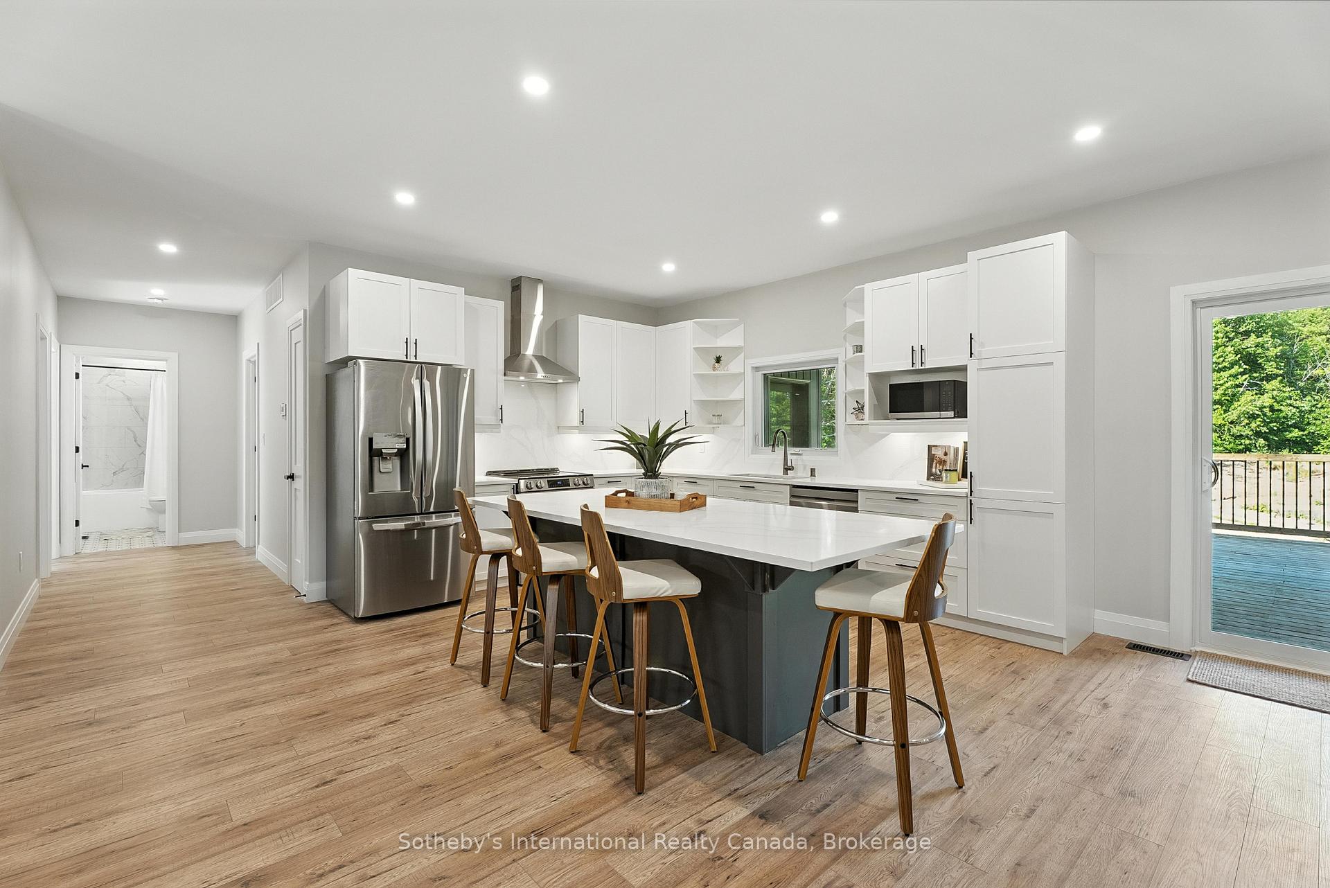 Photo 13 of 1064 Laidlaw Avenue, Gravenhurst, Morrison — HOMEH