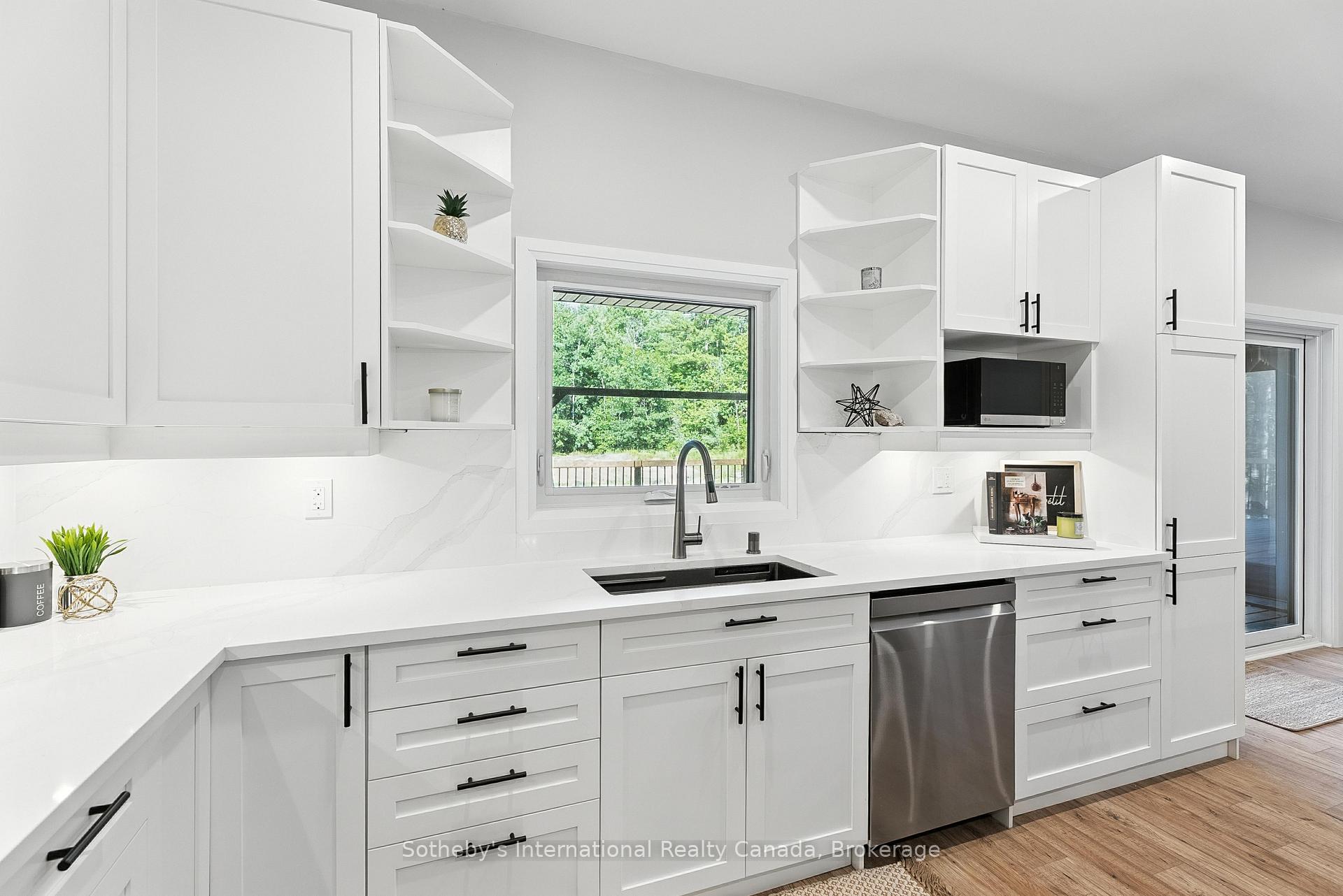 Photo 14 of 1064 Laidlaw Avenue, Gravenhurst, Morrison — HOMEH