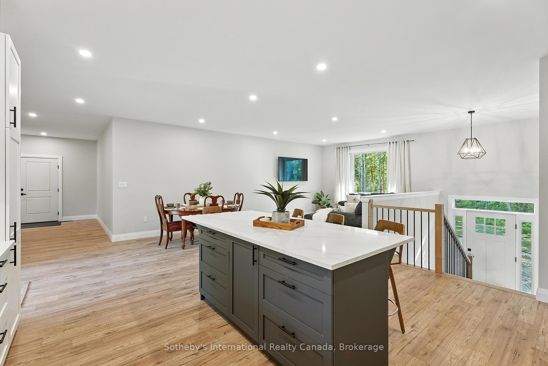 Photo 15 of 1064 Laidlaw Avenue, Gravenhurst, Morrison — HOMEH