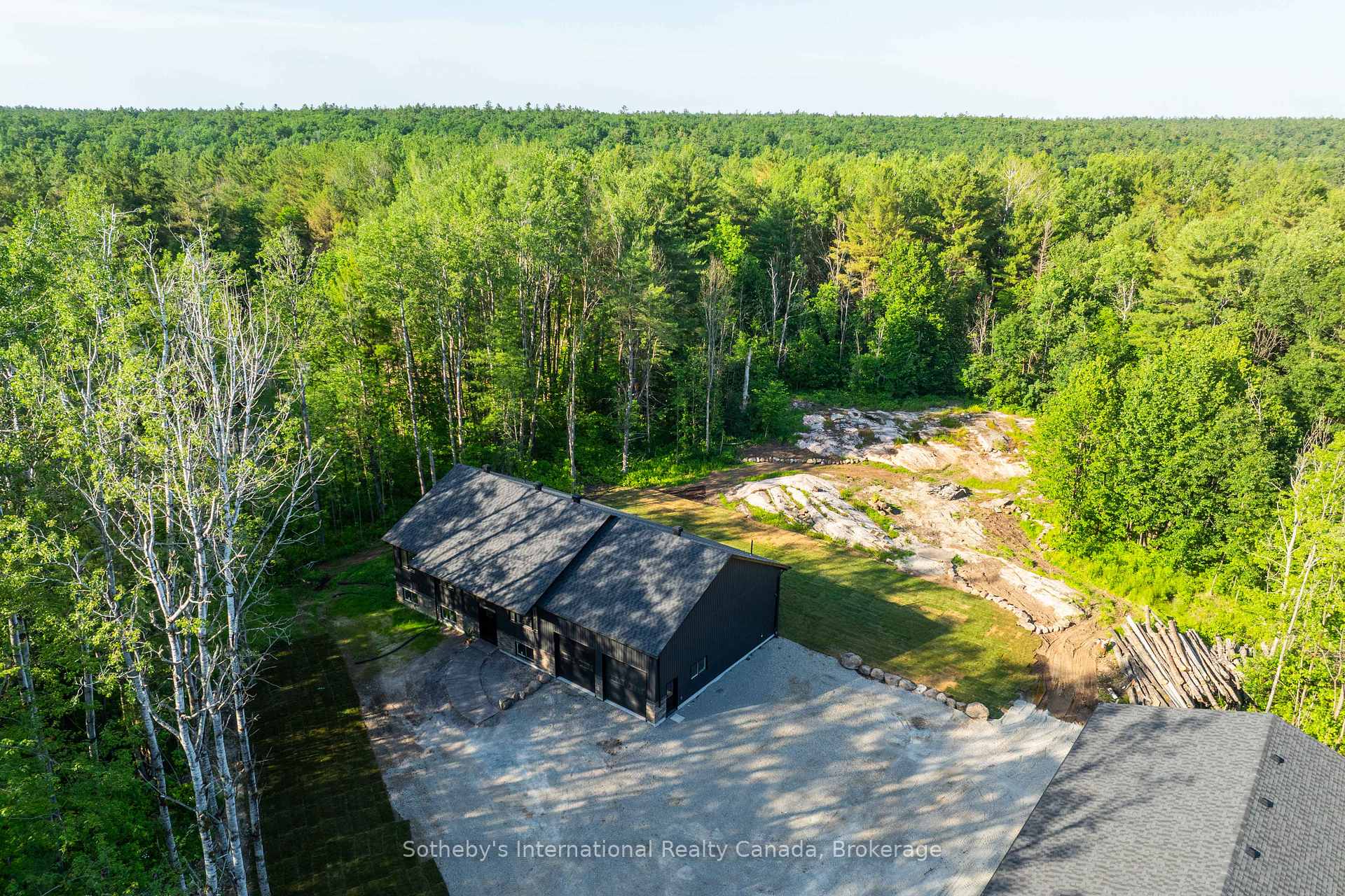 Photo 44 of 1064 Laidlaw Avenue, Gravenhurst, Morrison — HOMEH