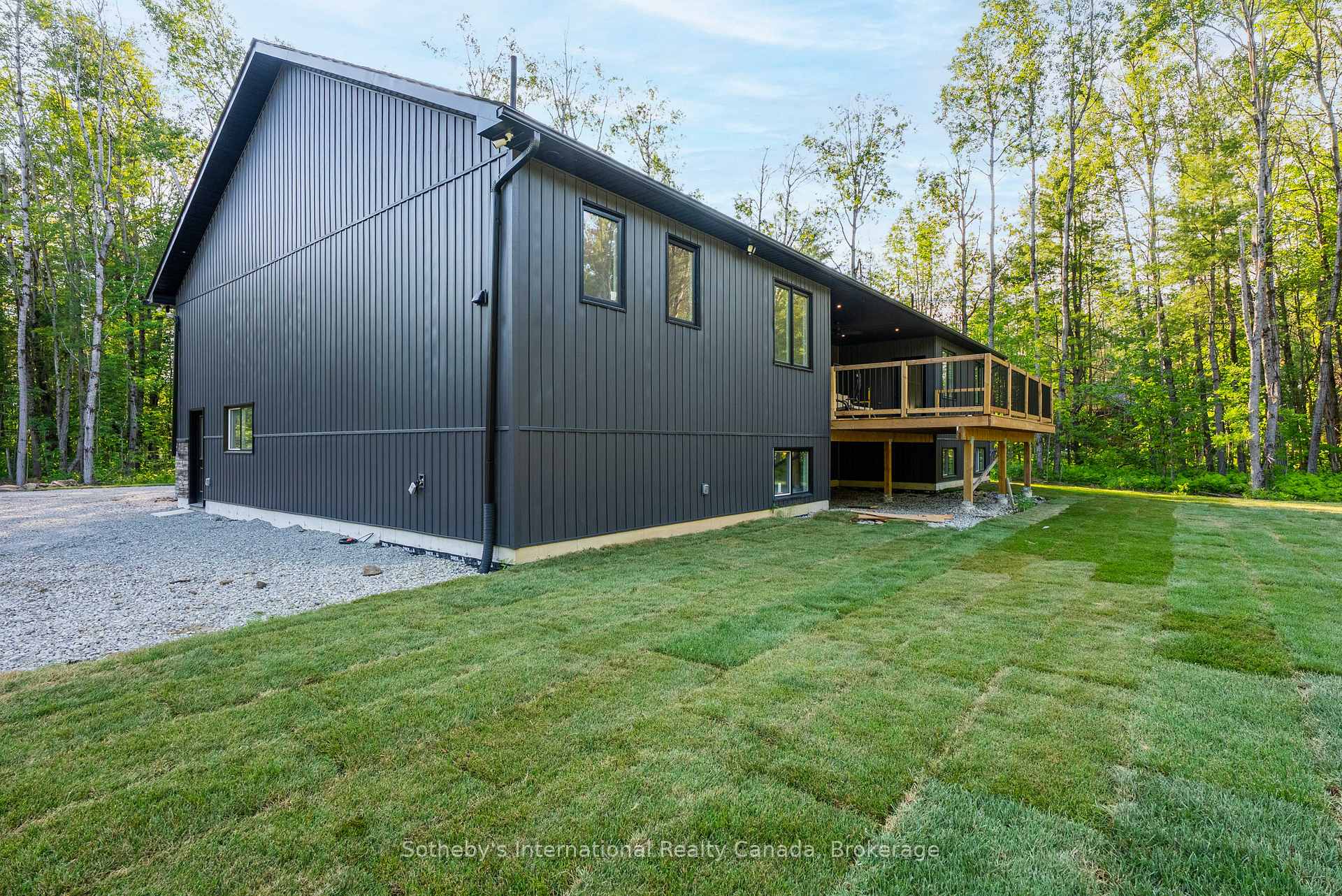 Photo 47 of 1064 Laidlaw Avenue, Gravenhurst, Morrison — HOMEH