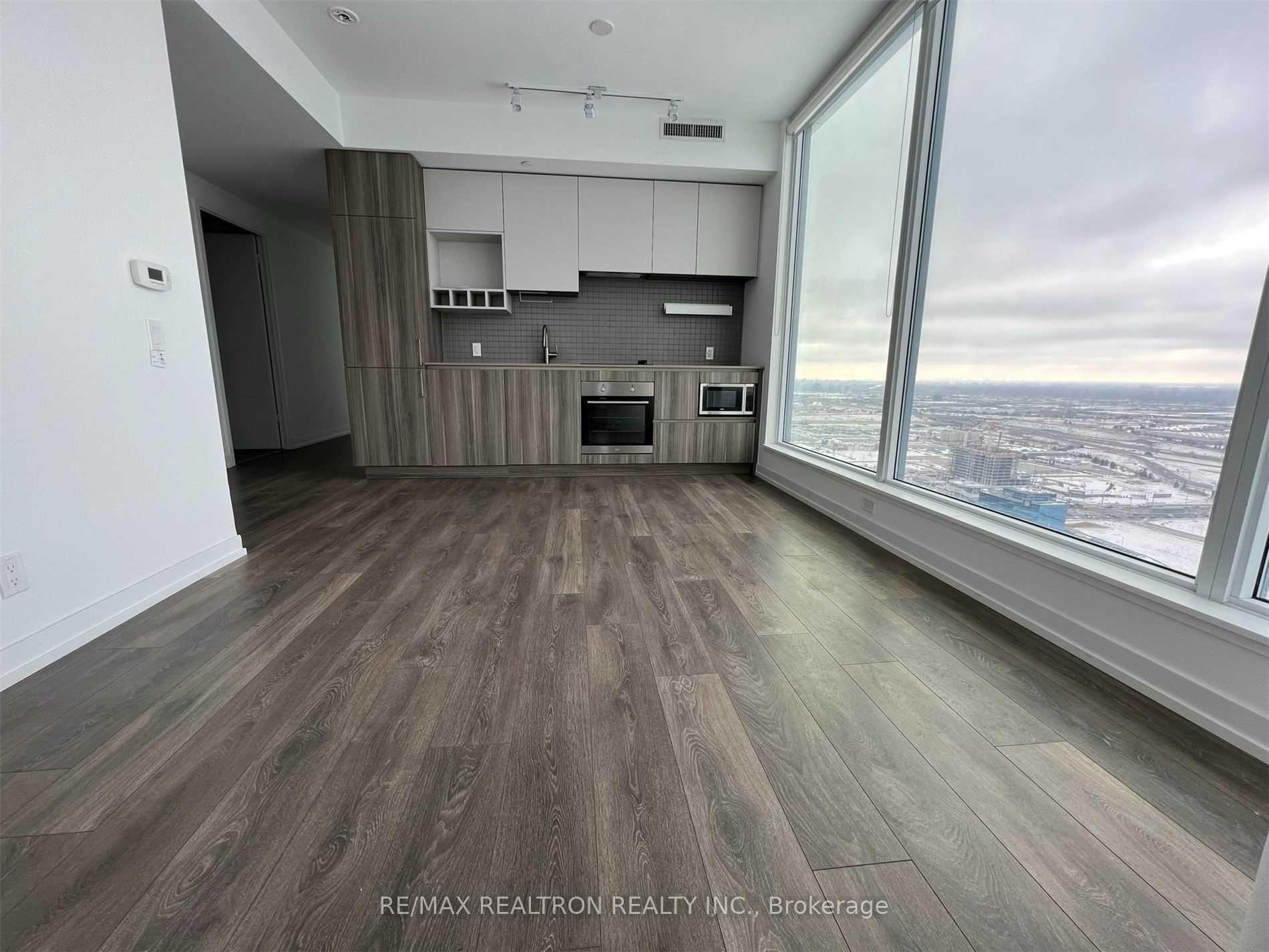 Photo 8 of Unit 4110, 5 Buttermill Avenue, Vaughan, Vaughan Corporate Centre — HOMEH