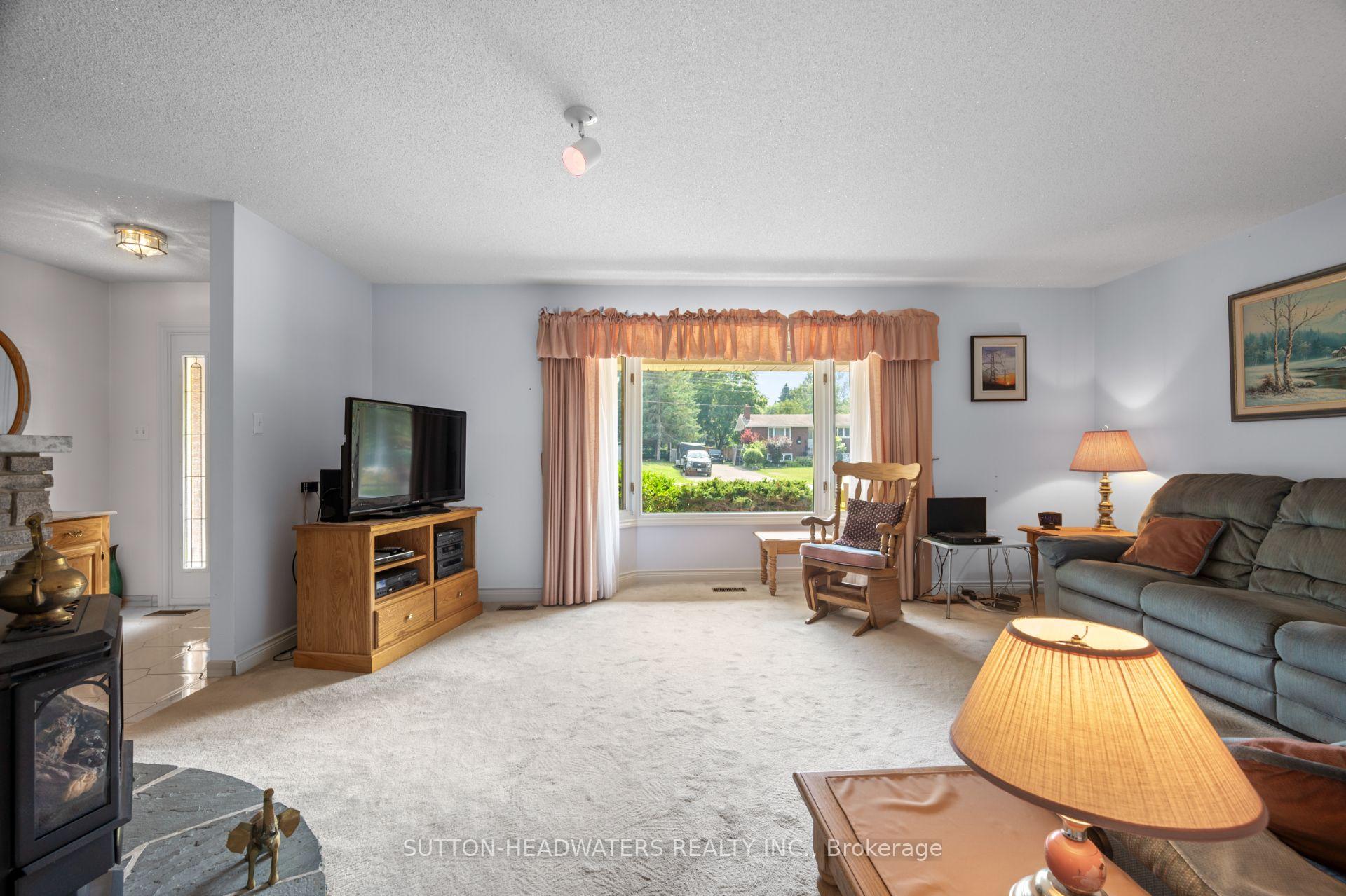 Photo 2 of 25 Caledon Street, Caledon, Rural Caledon — HOMEH