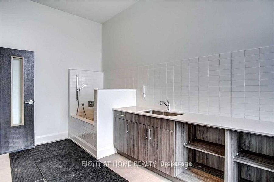 Photo 17 of Unit 249, 555 William Graham Drive, Aurora, Rural Aurora — HOMEH