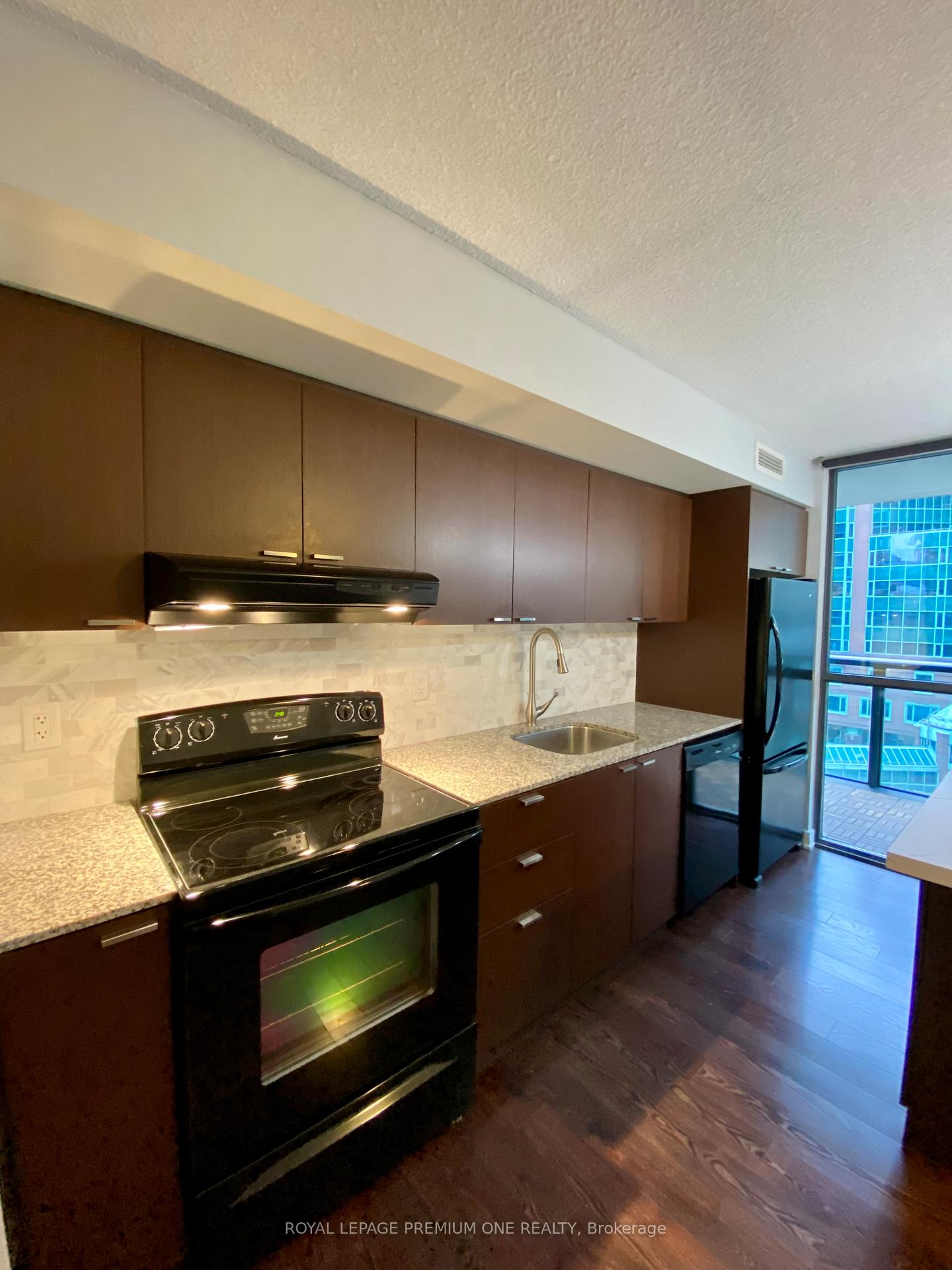 Photo 6 of Unit 811, 110 Charles Street E, Toronto, Church-Yonge Corridor — HOMEH