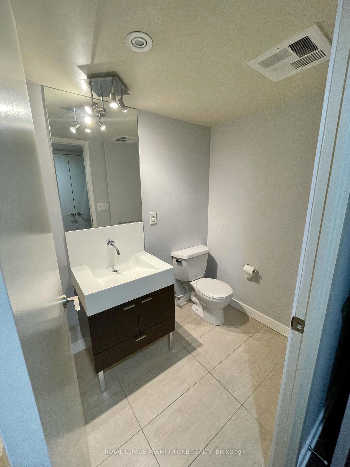Photo 9 of Unit 811, 110 Charles Street E, Toronto, Church-Yonge Corridor — HOMEH
