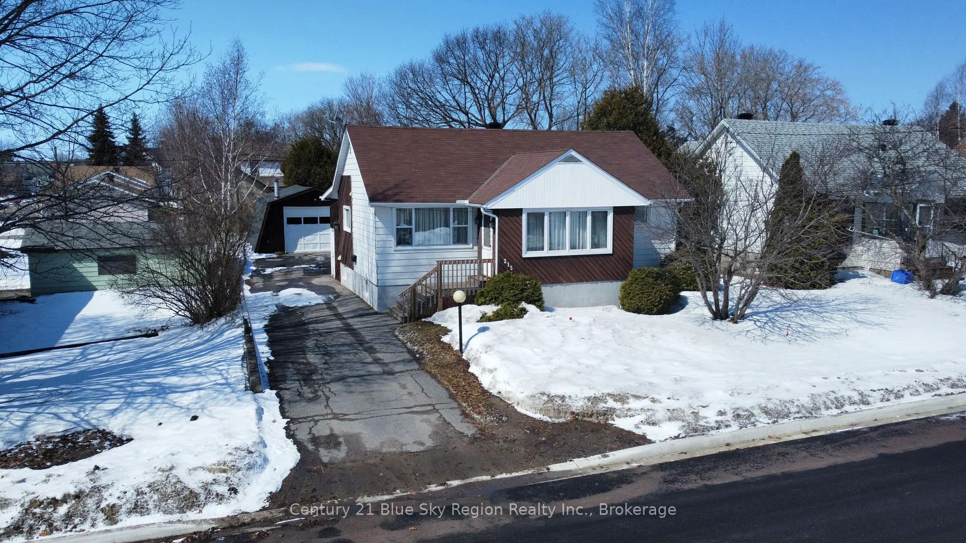Front of 215 Princess Street W