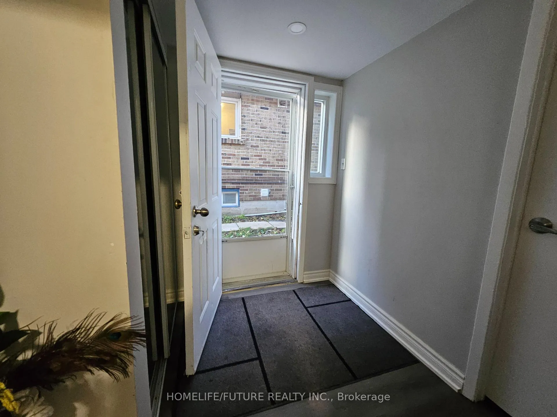 Photo 3 of Unit Bsmt, 143 Murray Street, Brampton, Bram West — HOMEH