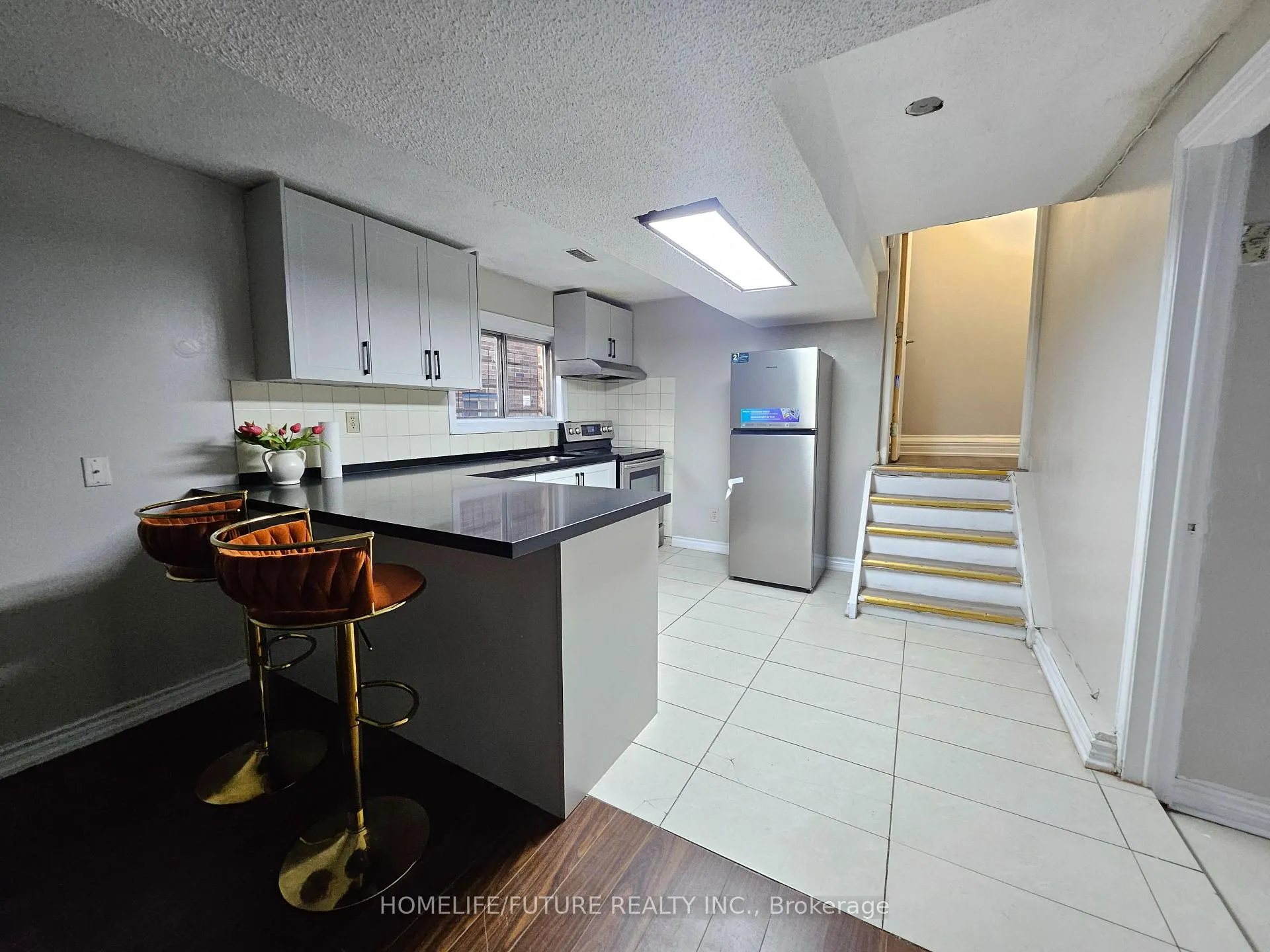 Photo 4 of Unit Bsmt, 143 Murray Street, Brampton, Bram West — HOMEH