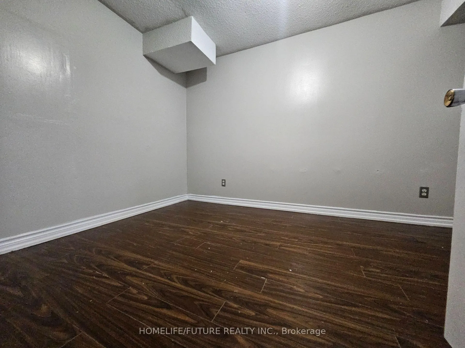 Photo 10 of Unit Bsmt, 143 Murray Street, Brampton, Bram West — HOMEH