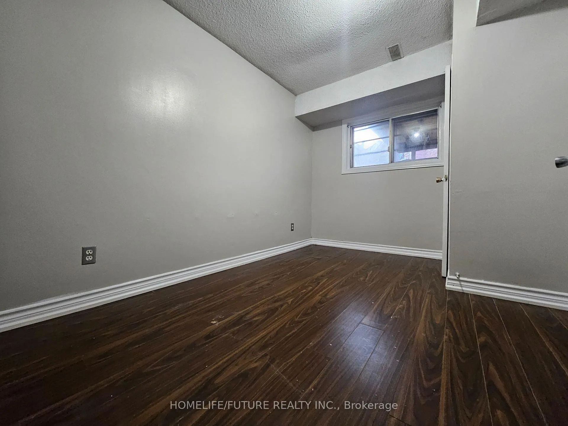 Photo 11 of Unit Bsmt, 143 Murray Street, Brampton, Bram West — HOMEH