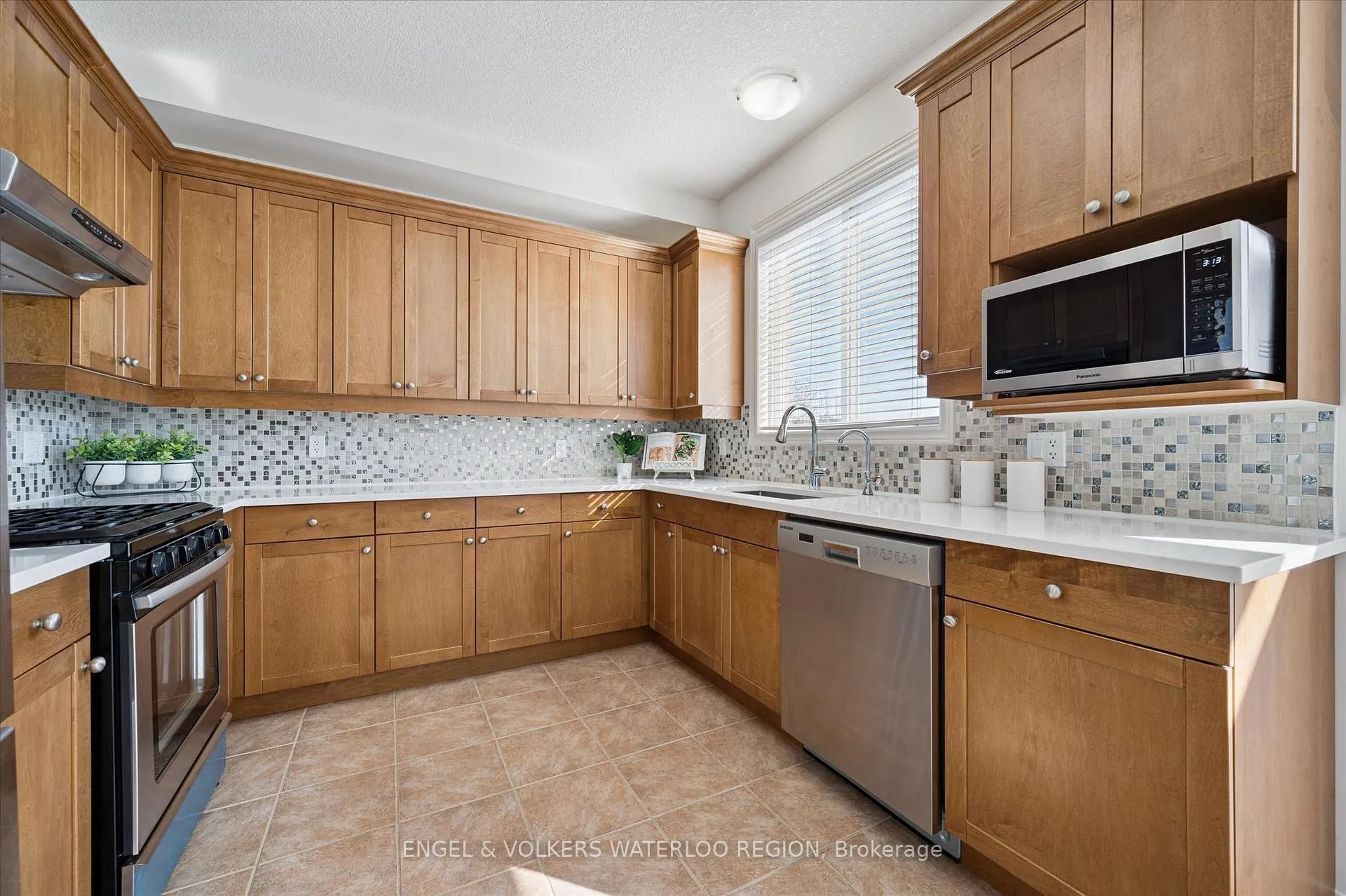Photo 17 of 706 Springwater Place, Waterloo — HOMEH