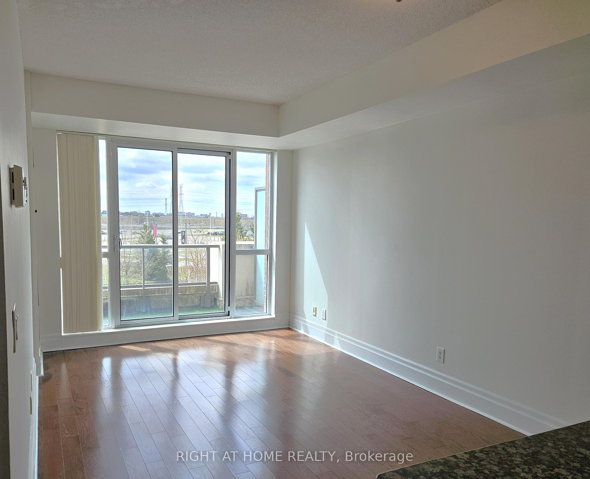 Photo 1 of Unit 306, 39 Upper Duke Crescent, Markham, Unionville — HOMEH