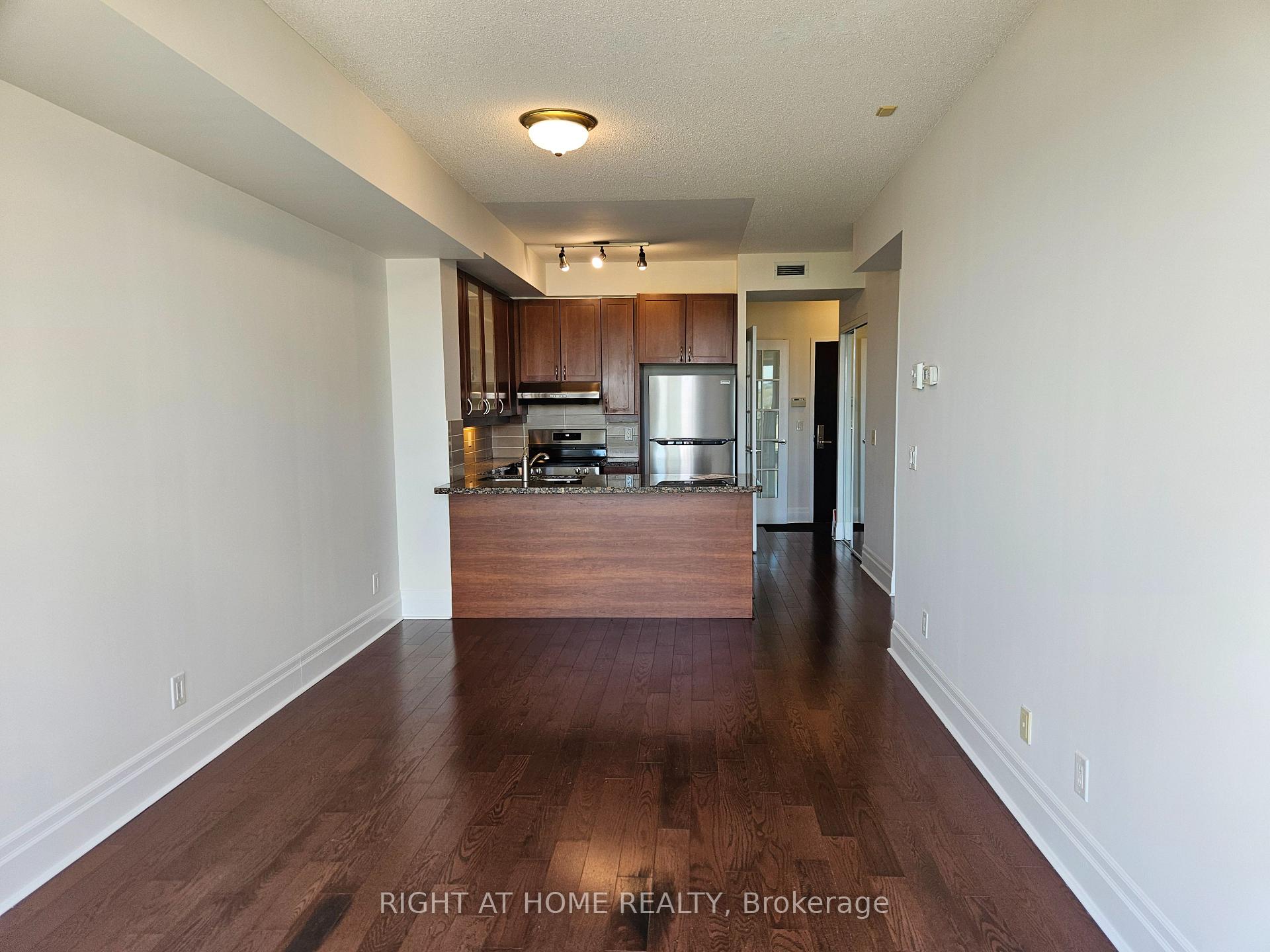 Photo 2 of Unit 306, 39 Upper Duke Crescent, Markham, Unionville — HOMEH