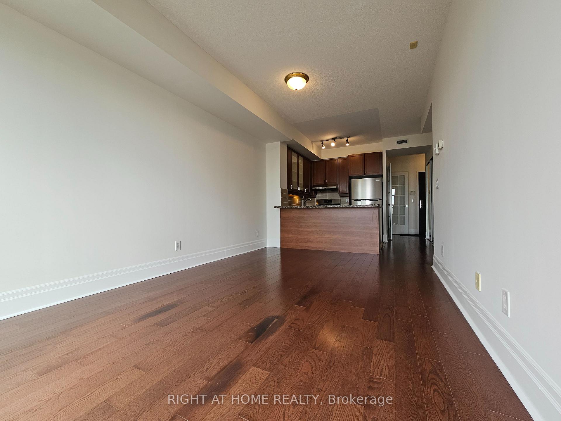 Photo 3 of Unit 306, 39 Upper Duke Crescent, Markham, Unionville — HOMEH