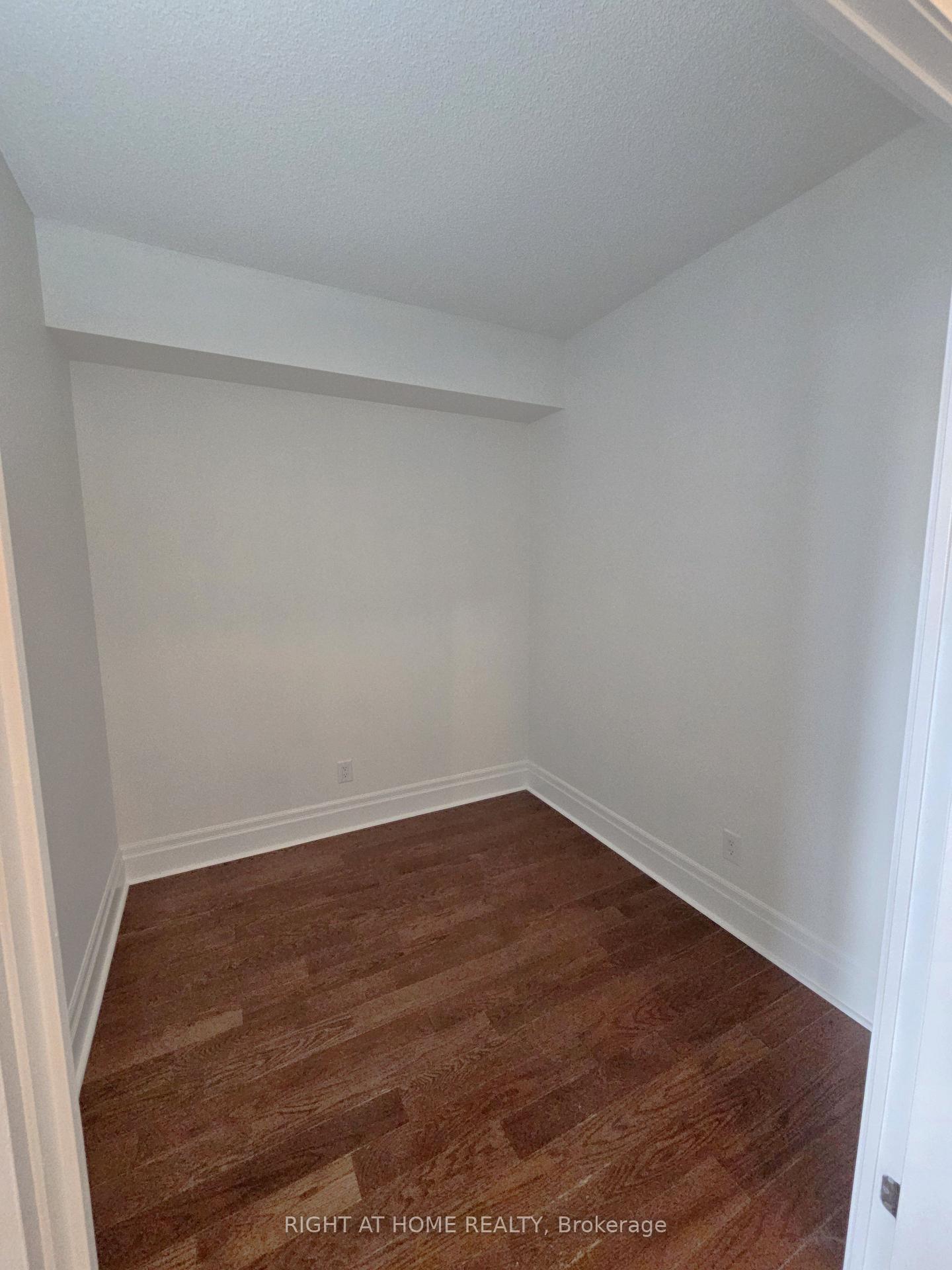 Photo 7 of Unit 306, 39 Upper Duke Crescent, Markham, Unionville — HOMEH