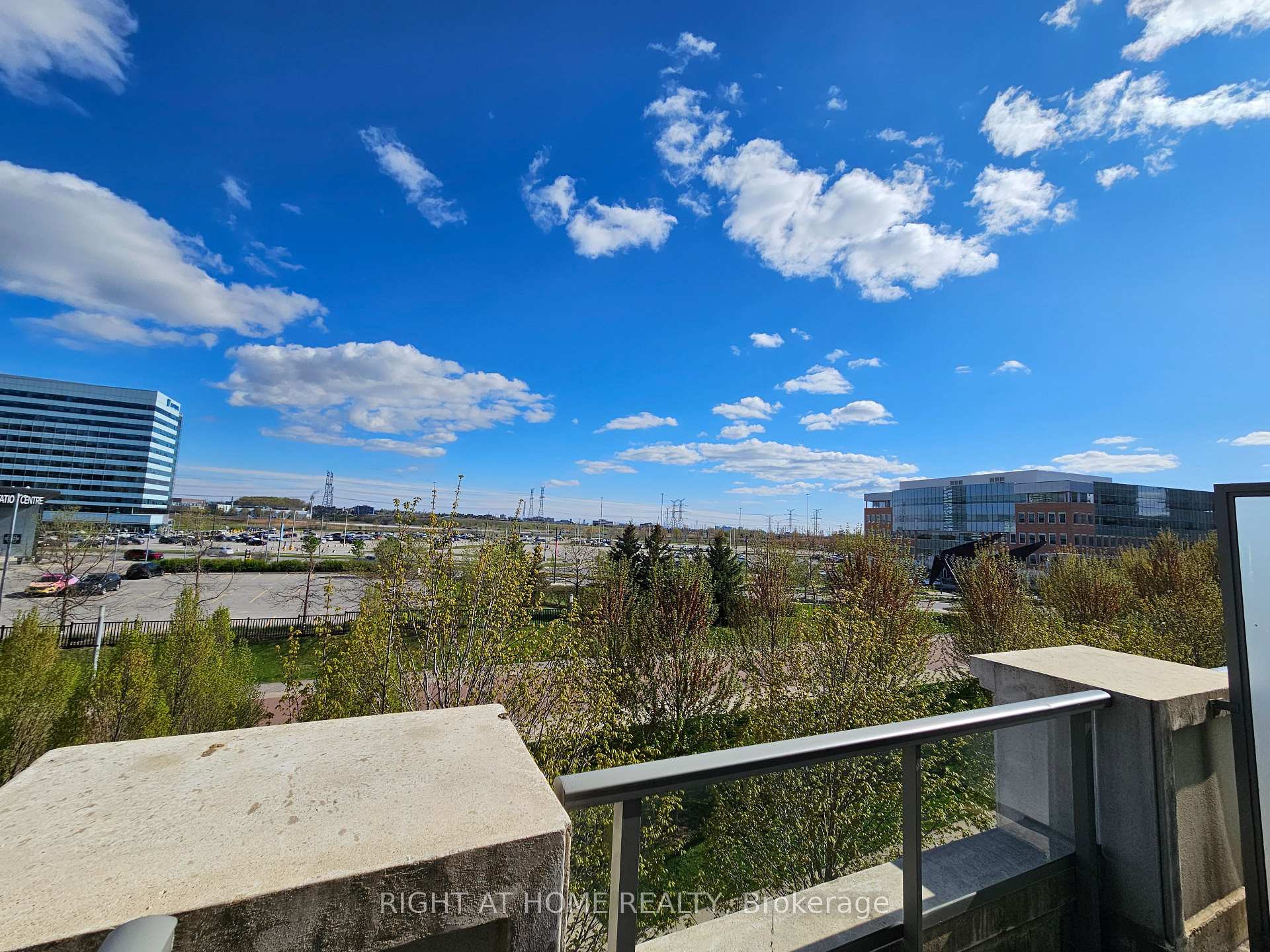 Photo 10 of Unit 306, 39 Upper Duke Crescent, Markham, Unionville — HOMEH