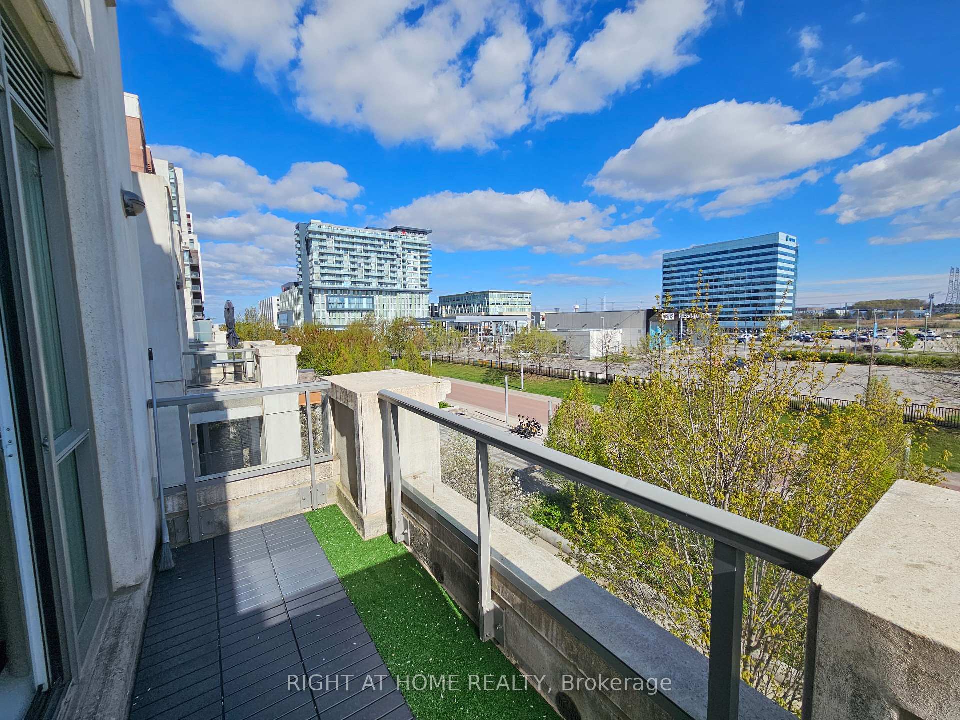 Photo 12 of Unit 306, 39 Upper Duke Crescent, Markham, Unionville — HOMEH