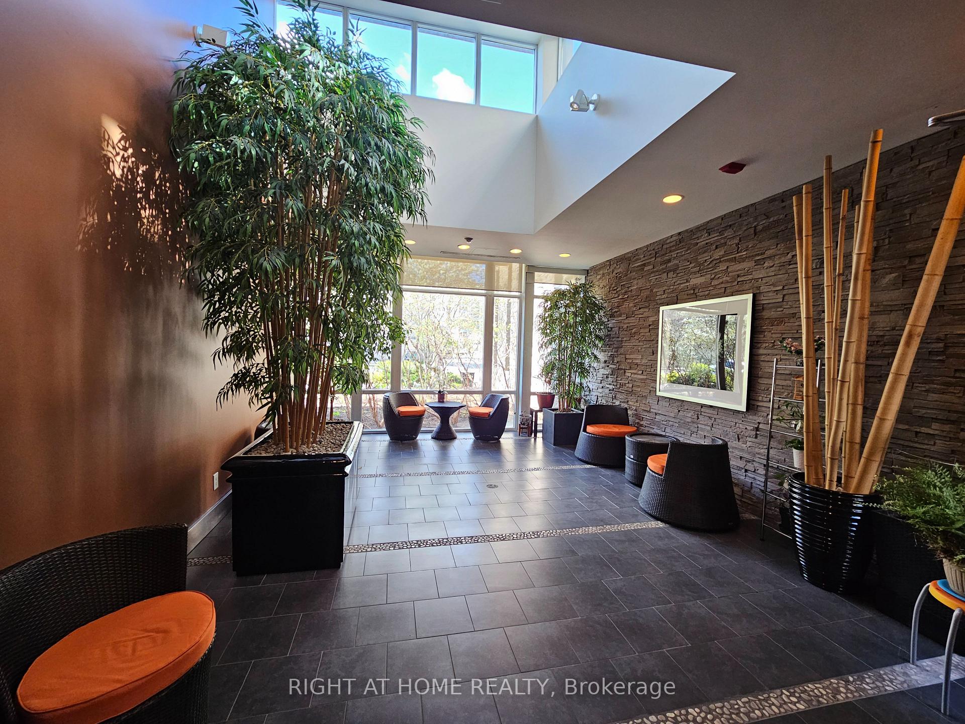 Photo 14 of Unit 306, 39 Upper Duke Crescent, Markham, Unionville — HOMEH