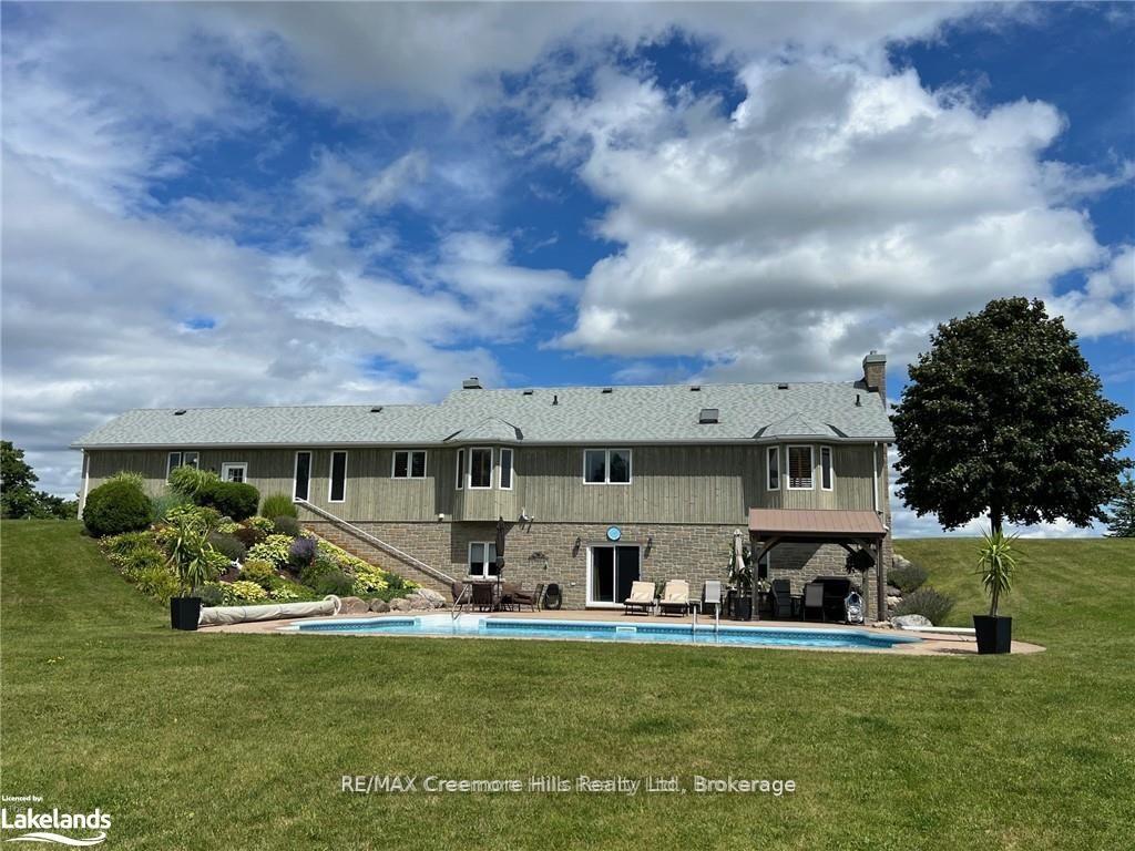 Photo 2 of 2332 Centre Line Road, Clearview, Rural Clearview — HOMEH