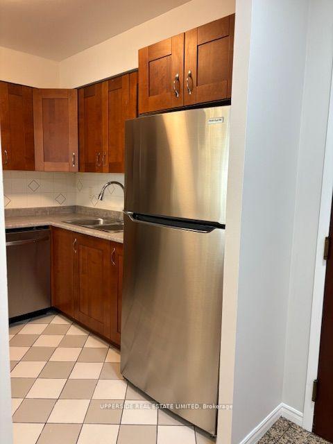 Photo 6 of Unit 308, 81 Townsgate Drive, Vaughan, Crestwood-Springfarm-Yorkhill — HOMEH