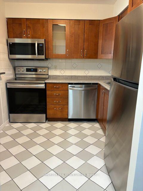 Photo 7 of Unit 308, 81 Townsgate Drive, Vaughan, Crestwood-Springfarm-Yorkhill — HOMEH