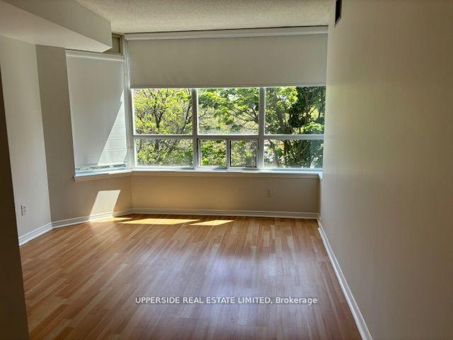 Photo 9 of Unit 308, 81 Townsgate Drive, Vaughan, Crestwood-Springfarm-Yorkhill — HOMEH