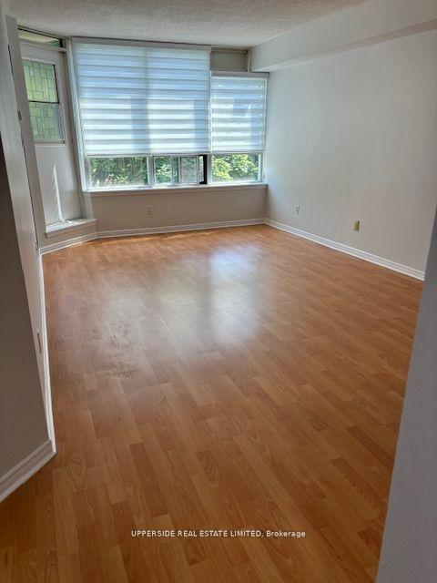 Photo 12 of Unit 308, 81 Townsgate Drive, Vaughan, Crestwood-Springfarm-Yorkhill — HOMEH