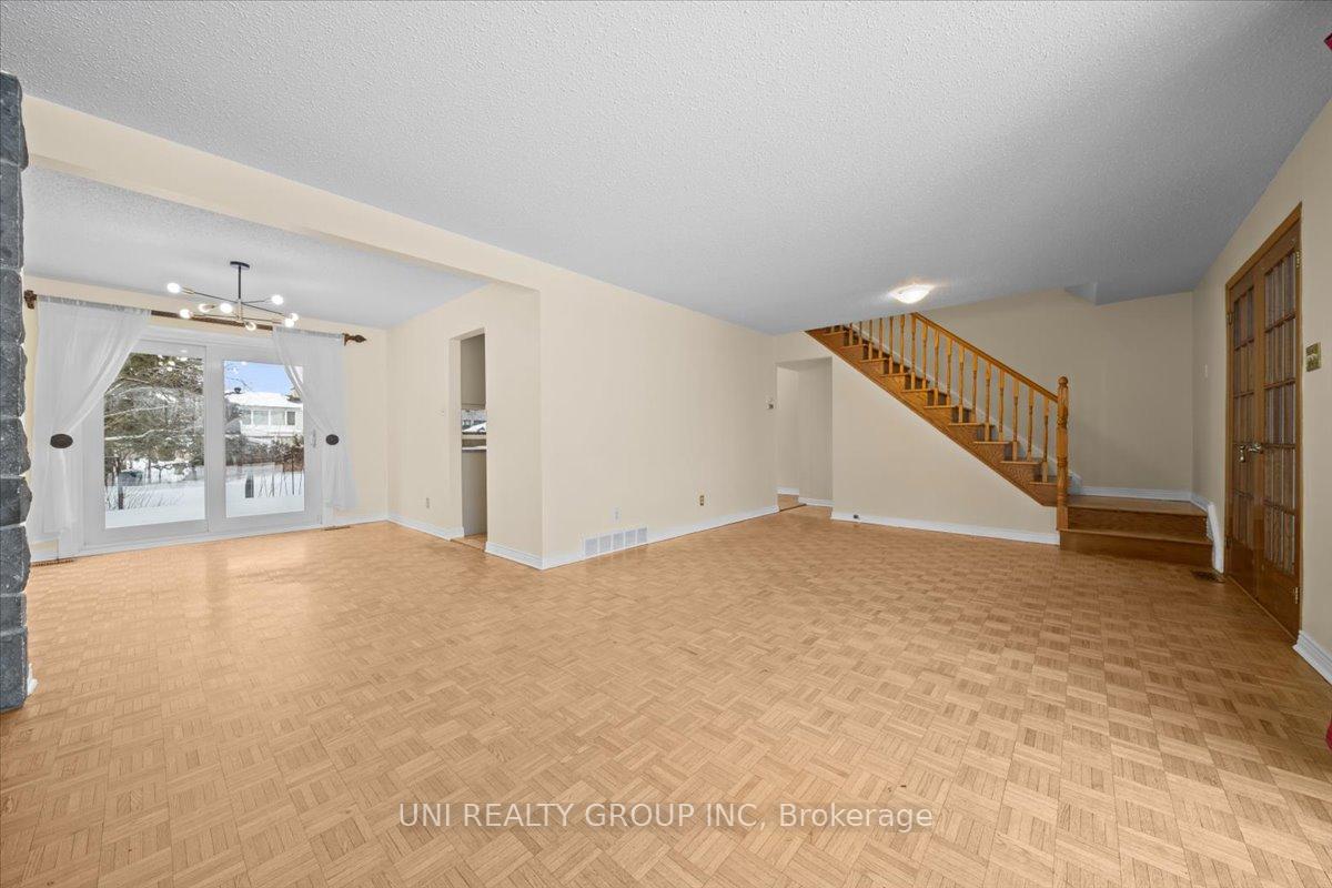 Photo 5 of 1737 Athans Avenue, Ottawa, Blossom Park/Leitrim — HOMEH