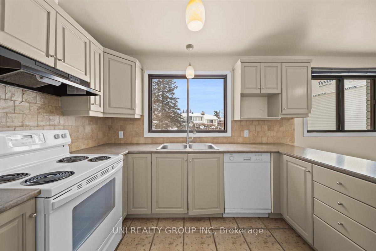 Photo 10 of 1737 Athans Avenue, Ottawa, Blossom Park/Leitrim — HOMEH