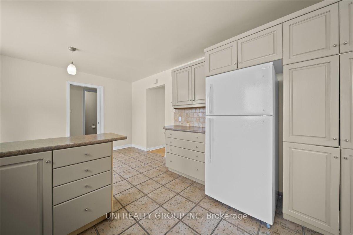 Photo 13 of 1737 Athans Avenue, Ottawa, Blossom Park/Leitrim — HOMEH