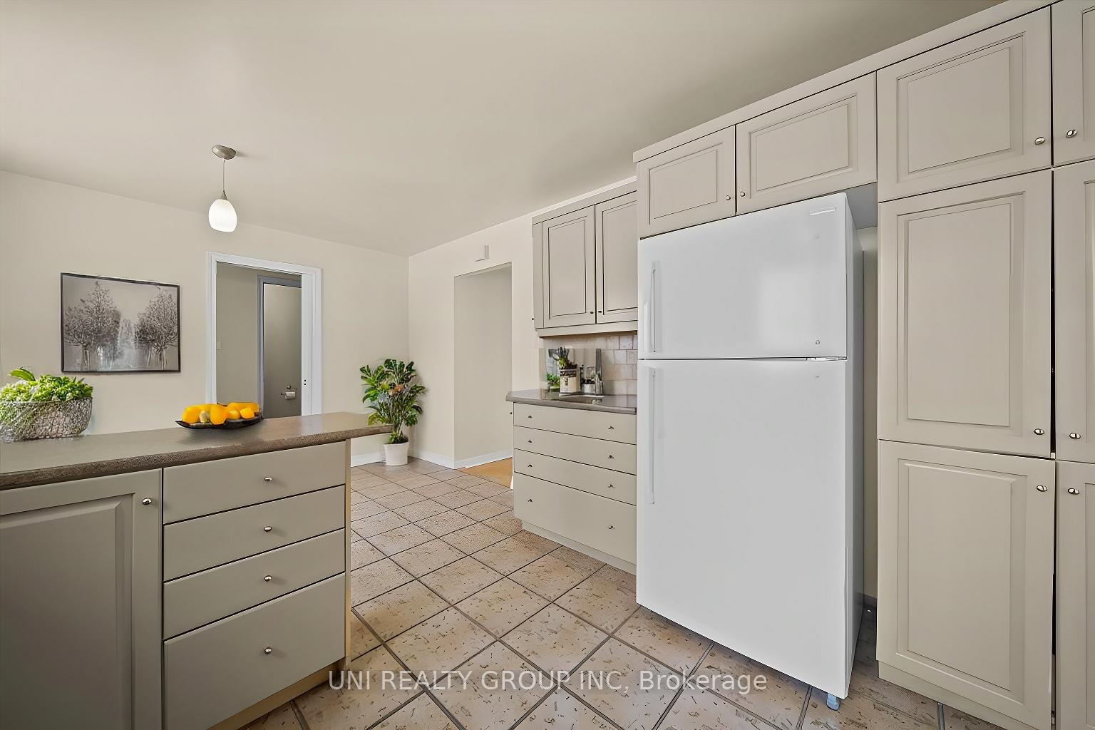 Photo 14 of 1737 Athans Avenue, Ottawa, Blossom Park/Leitrim — HOMEH