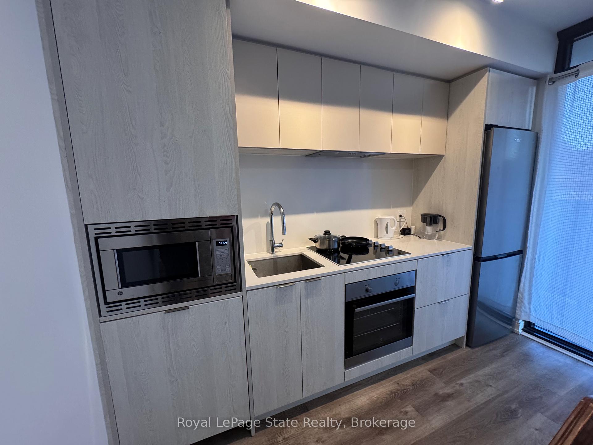 Front of Unit 401, 1 Jarvis Street