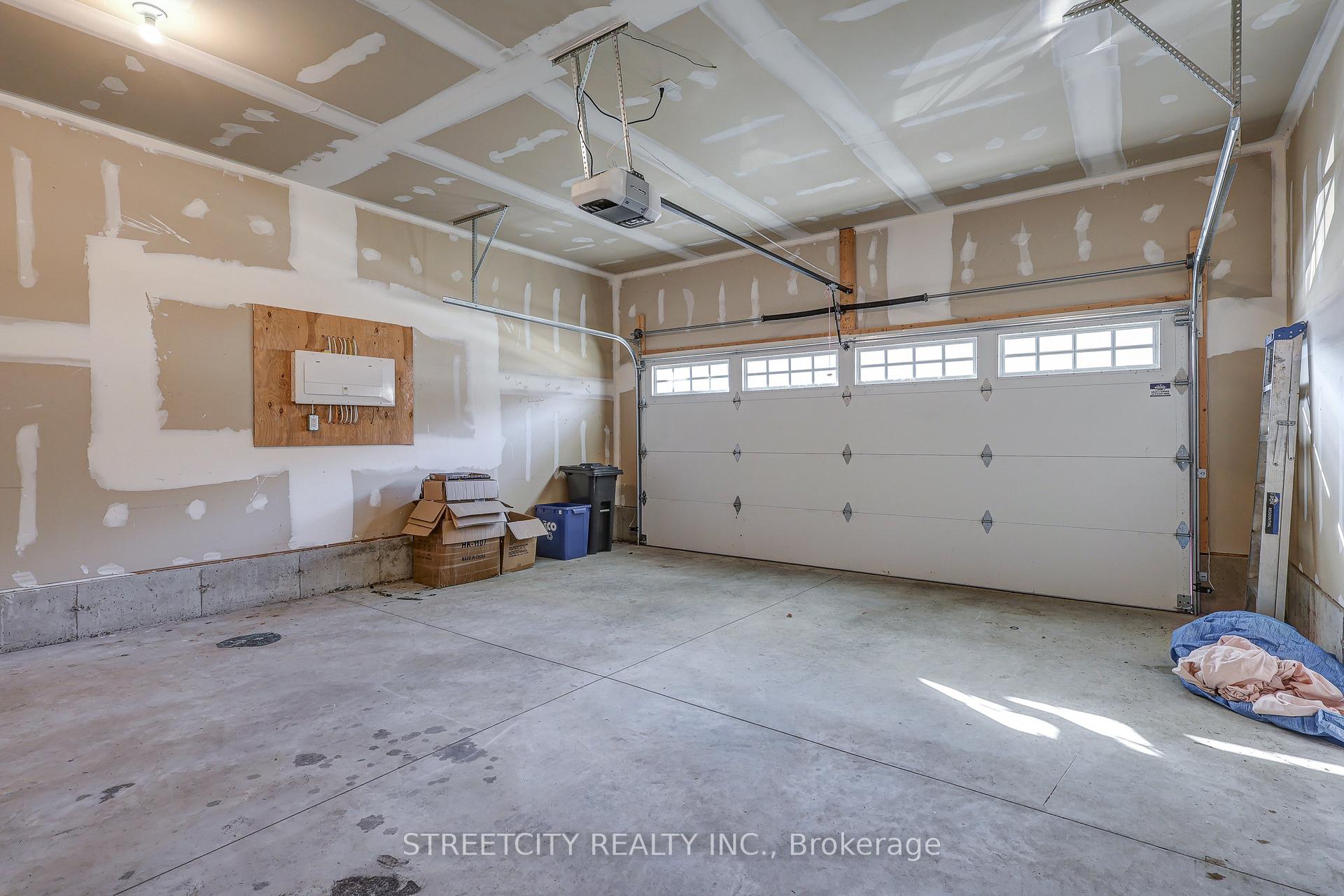 Photo 40 of 437 George Street, Central Elgin, Rural Central Elgin — HOMEH
