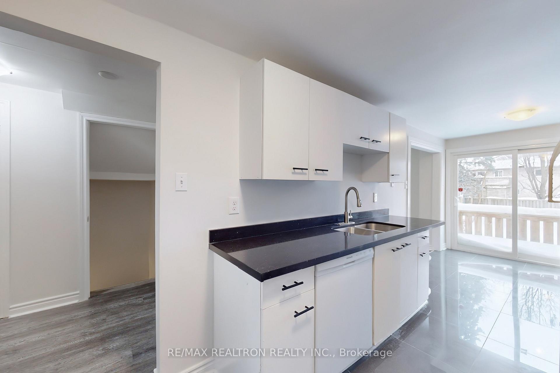 Photo 7 of 65 Barrett Crescent, Barrie, Letitia Heights — HOMEH