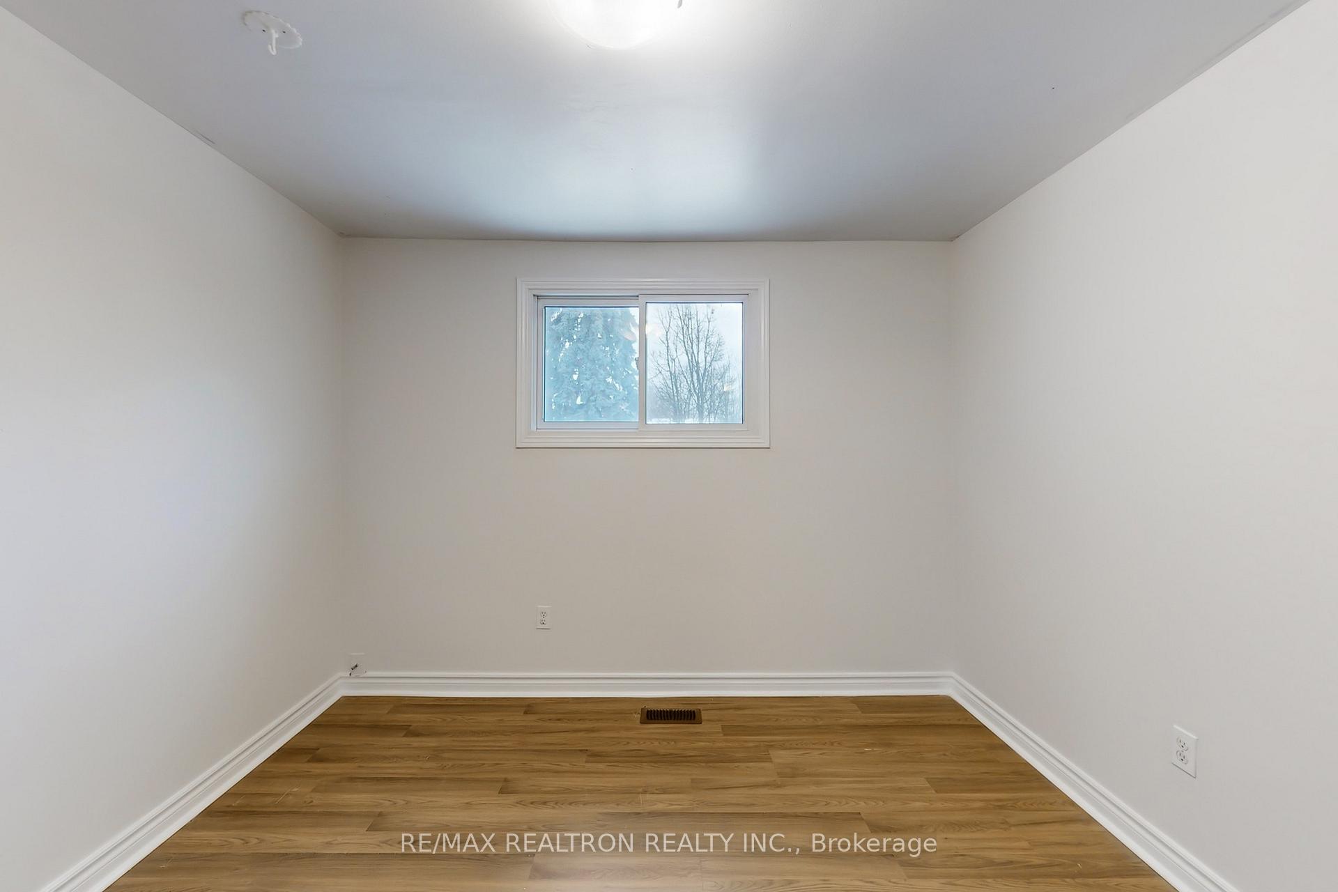 Photo 14 of 65 Barrett Crescent, Barrie, Letitia Heights — HOMEH
