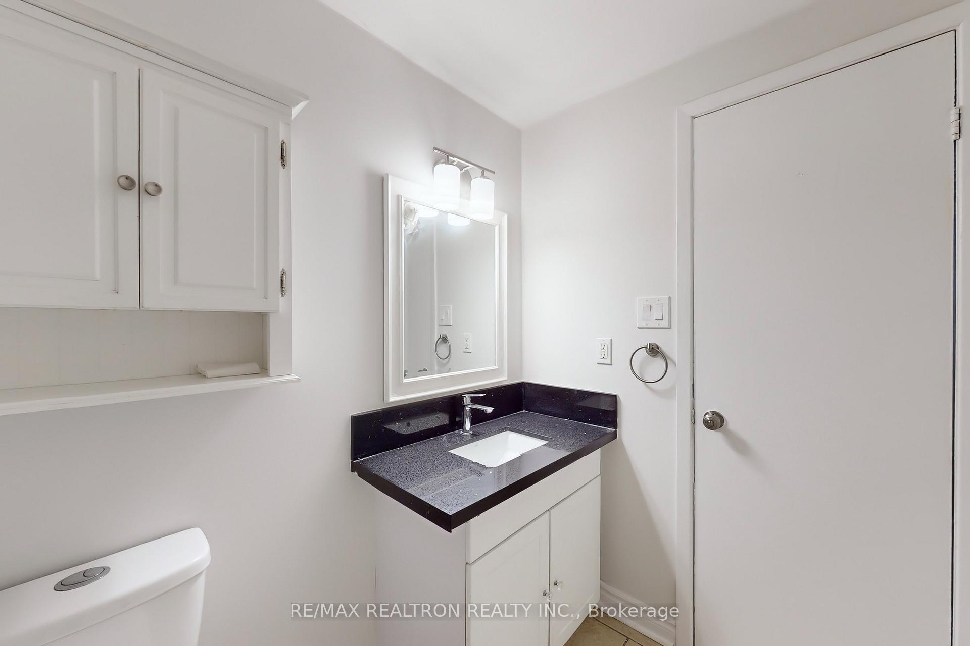 Photo 18 of 65 Barrett Crescent, Barrie, Letitia Heights — HOMEH