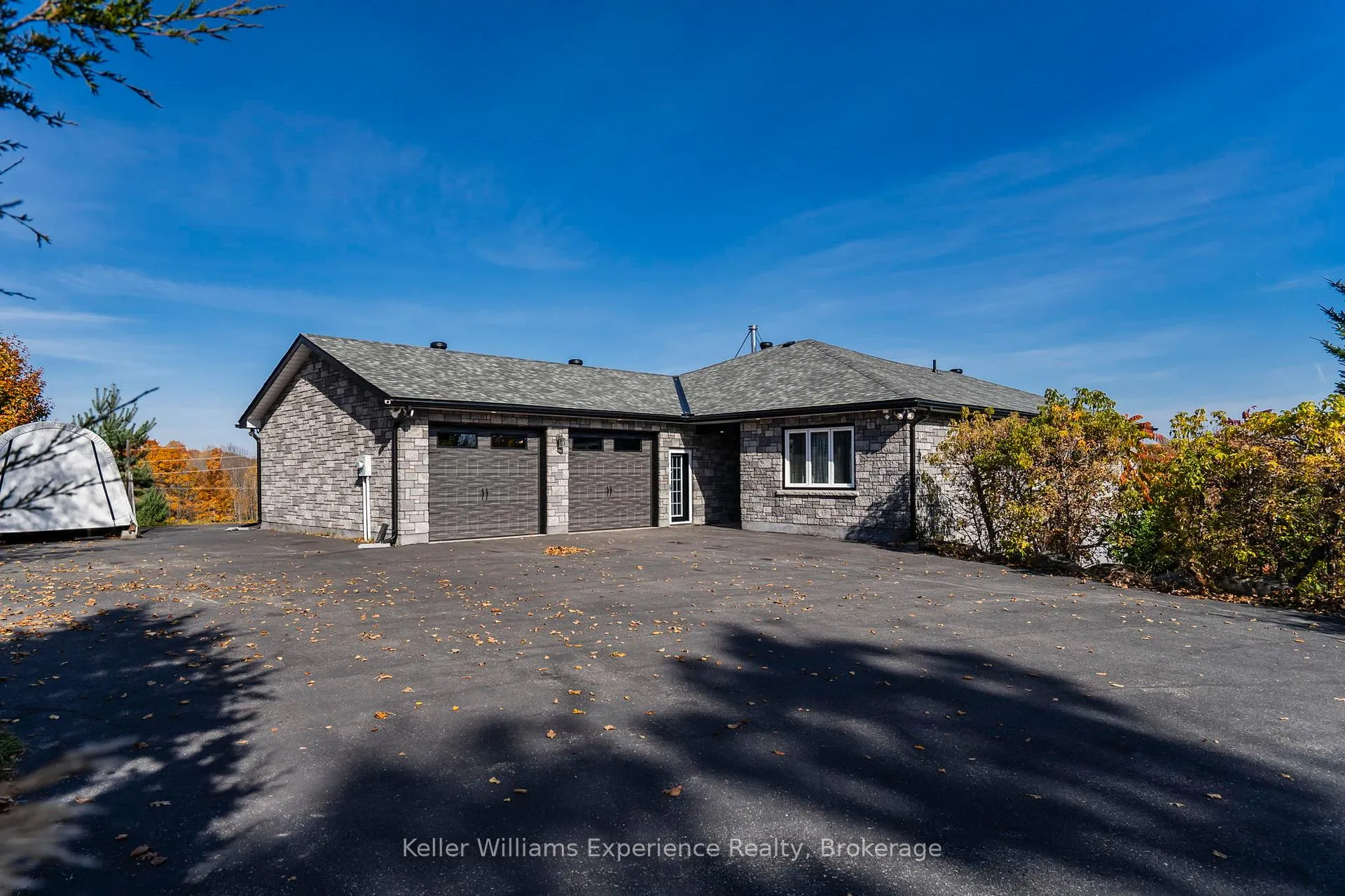 Photo 1 of 2777 Old Fort Road, Tay, Rural Tay — HOMEH