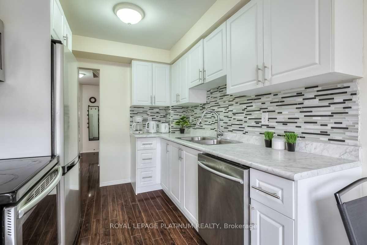 Photo 8 of 87 Poolton Crescent, Clarington, Courtice — HOMEH