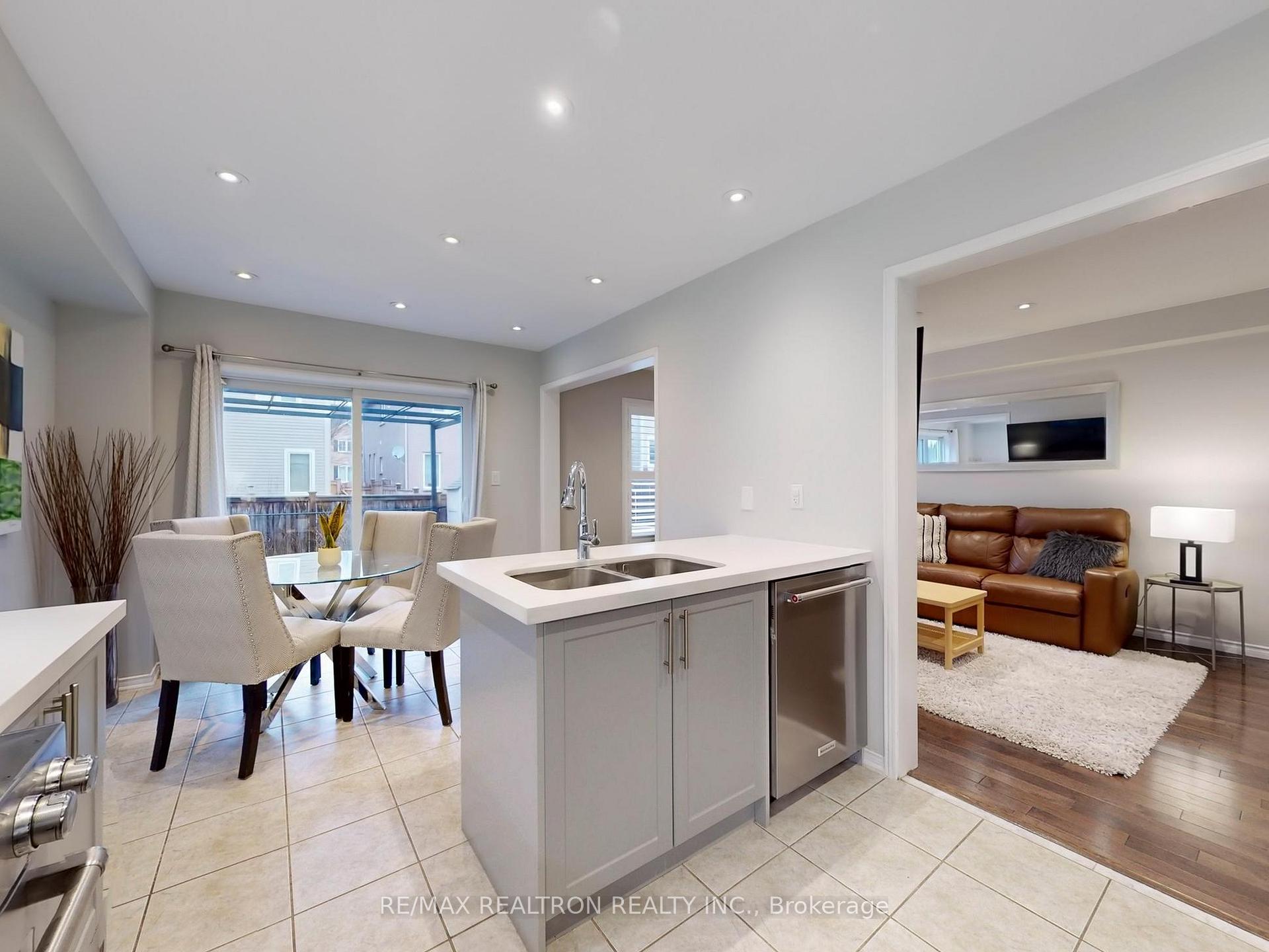 Photo 5 of 50 Westray Crescent, Ajax, Northeast Ajax — HOMEH