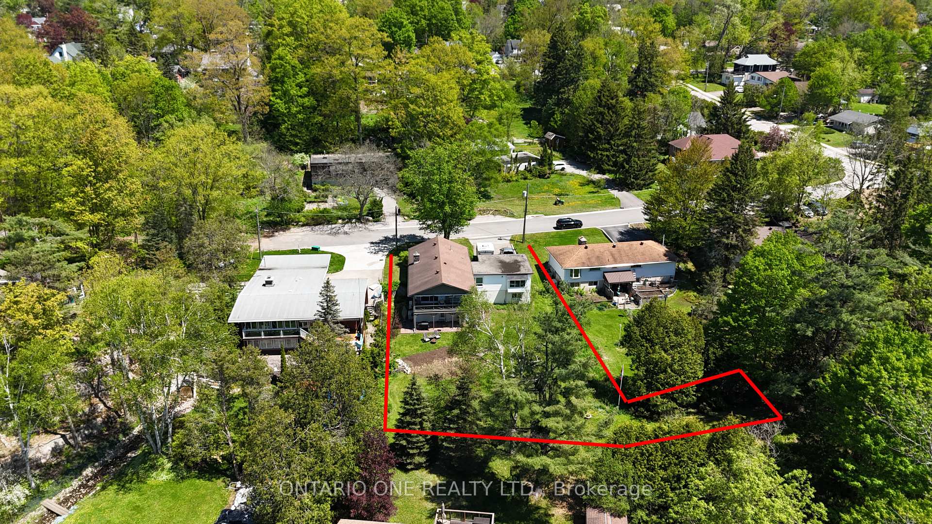 Photo 4 of 355 Greavette Street, Gravenhurst, Muskoka (S) — HOMEH