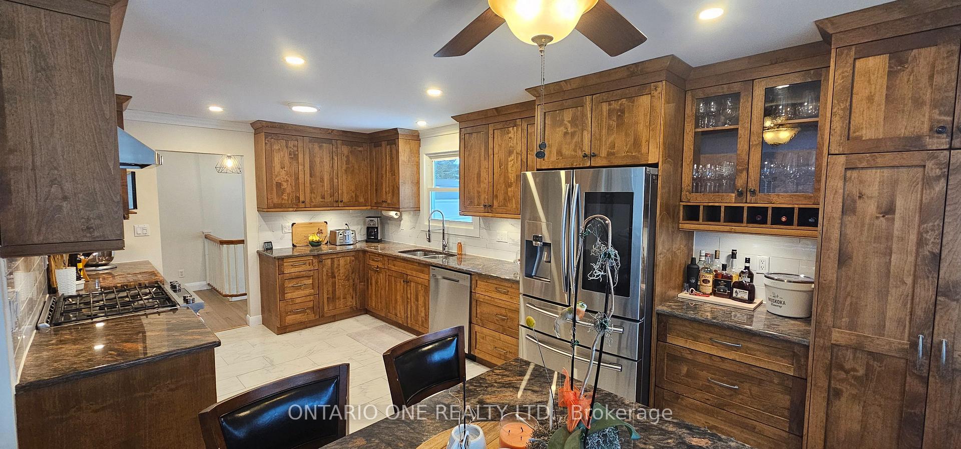 Photo 8 of 355 Greavette Street, Gravenhurst, Muskoka (S) — HOMEH