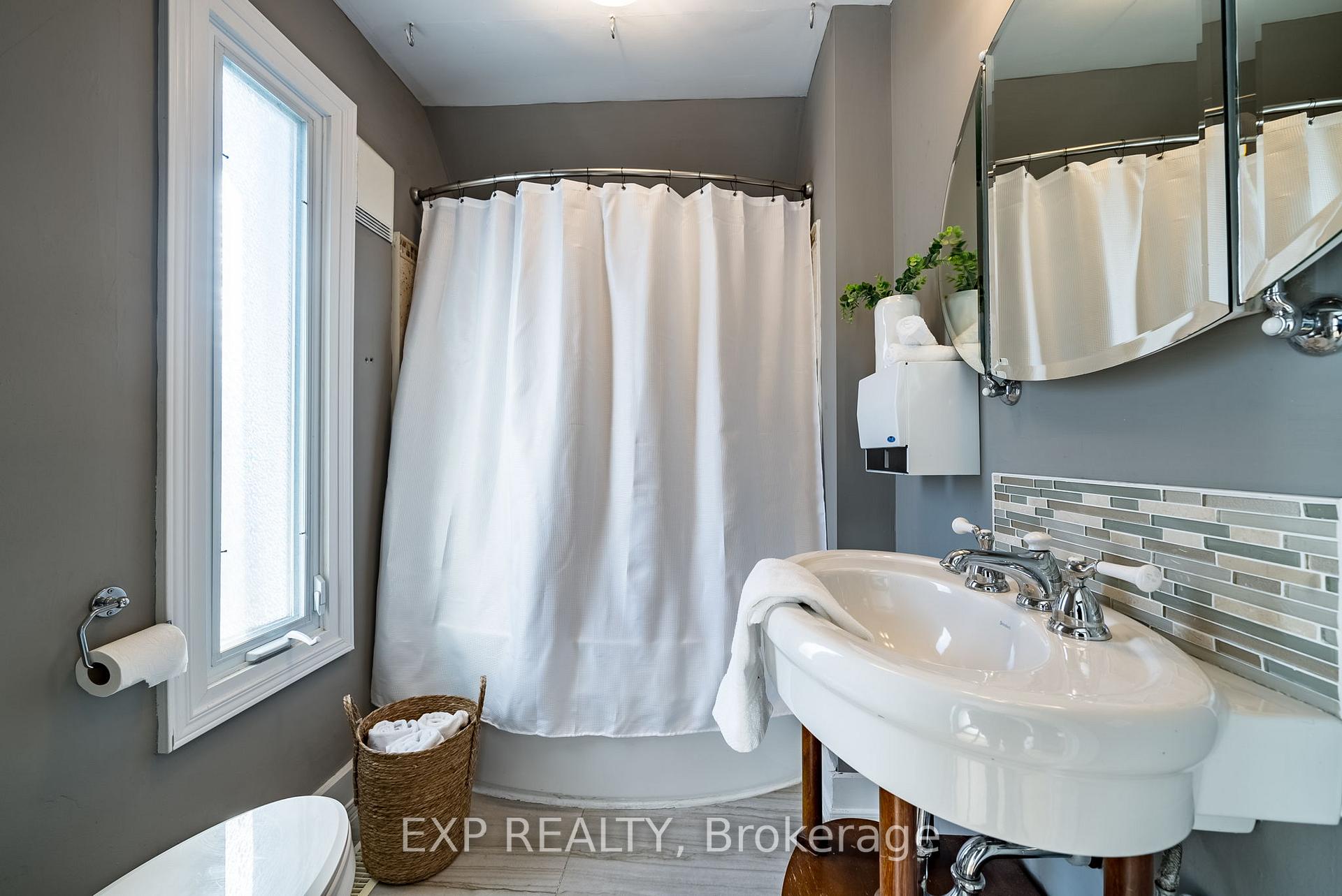 Photo 17 of 355 Division Street, Cobourg — HOMEH