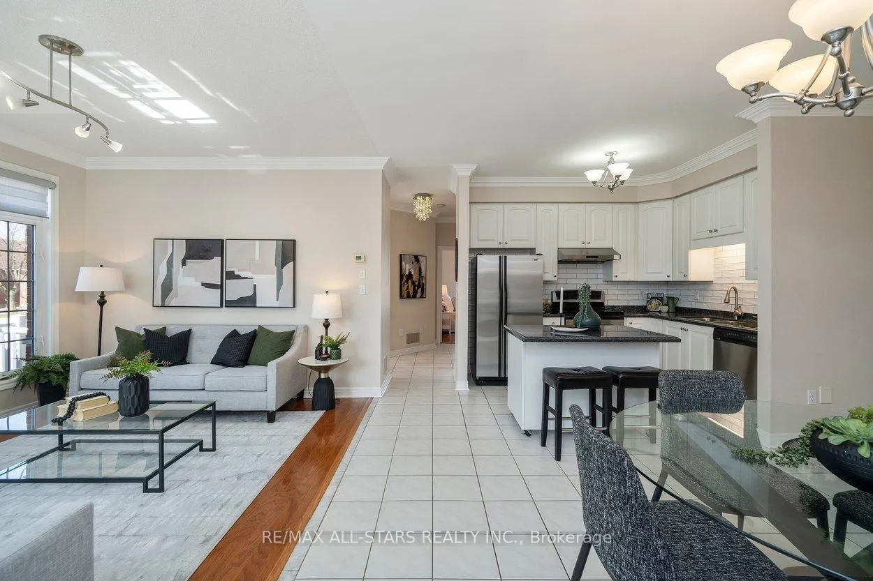 Photo 9 of 142 Saffron Street, Markham, Greensborough — HOMEH