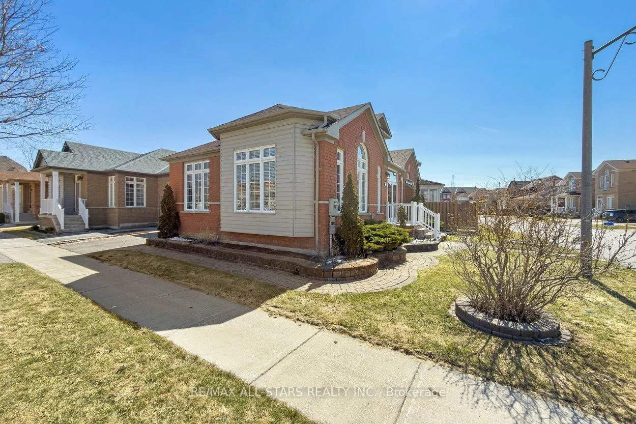 Photo 39 of 142 Saffron Street, Markham, Greensborough — HOMEH